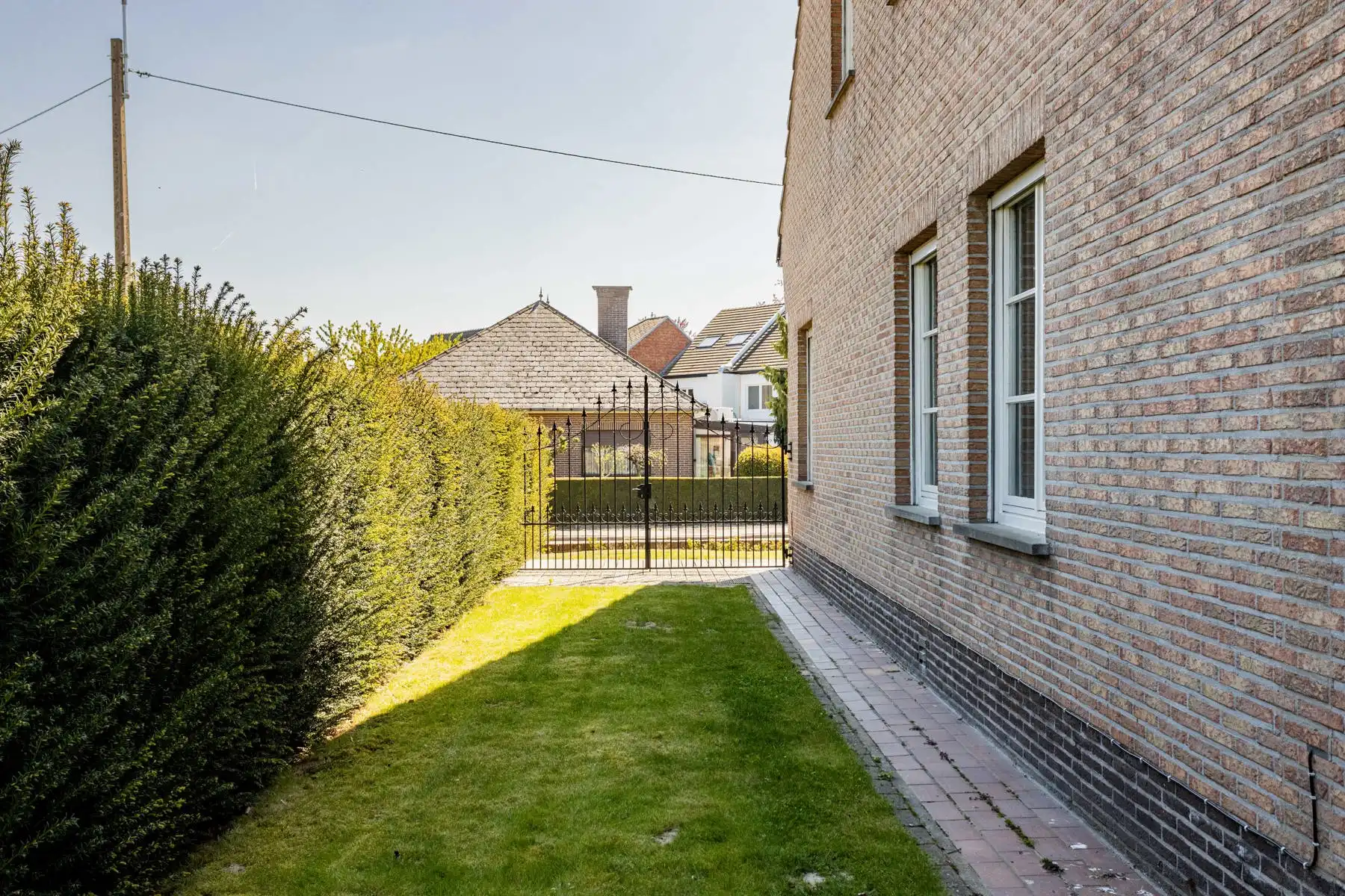 Instapklare woning met 4 slaapkamers en tuin te Erpe! foto 28