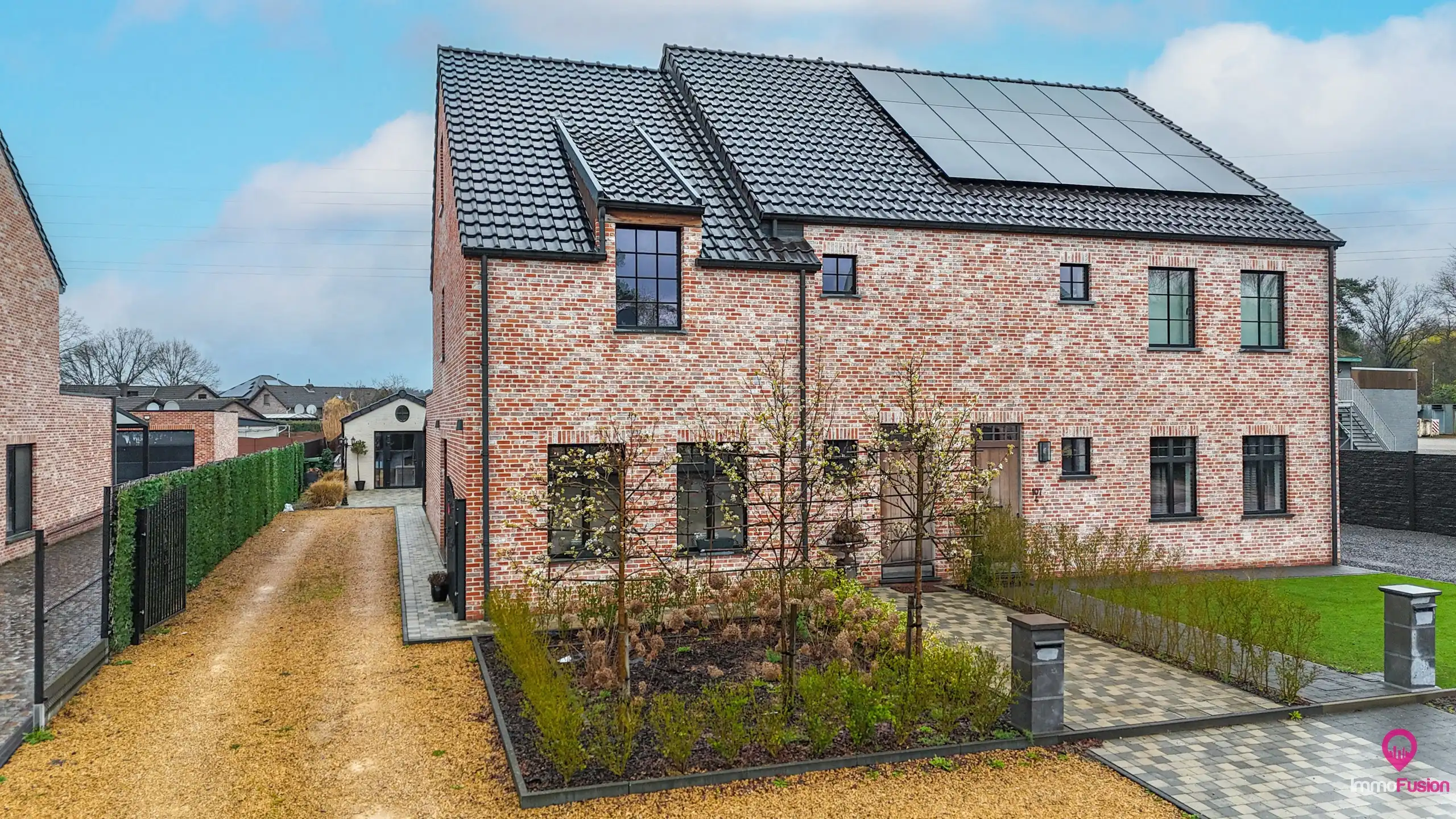 Fantastische landelijke nieuwbouw met 4 slpkm en mooie tuin! foto {{pictureIndex}}