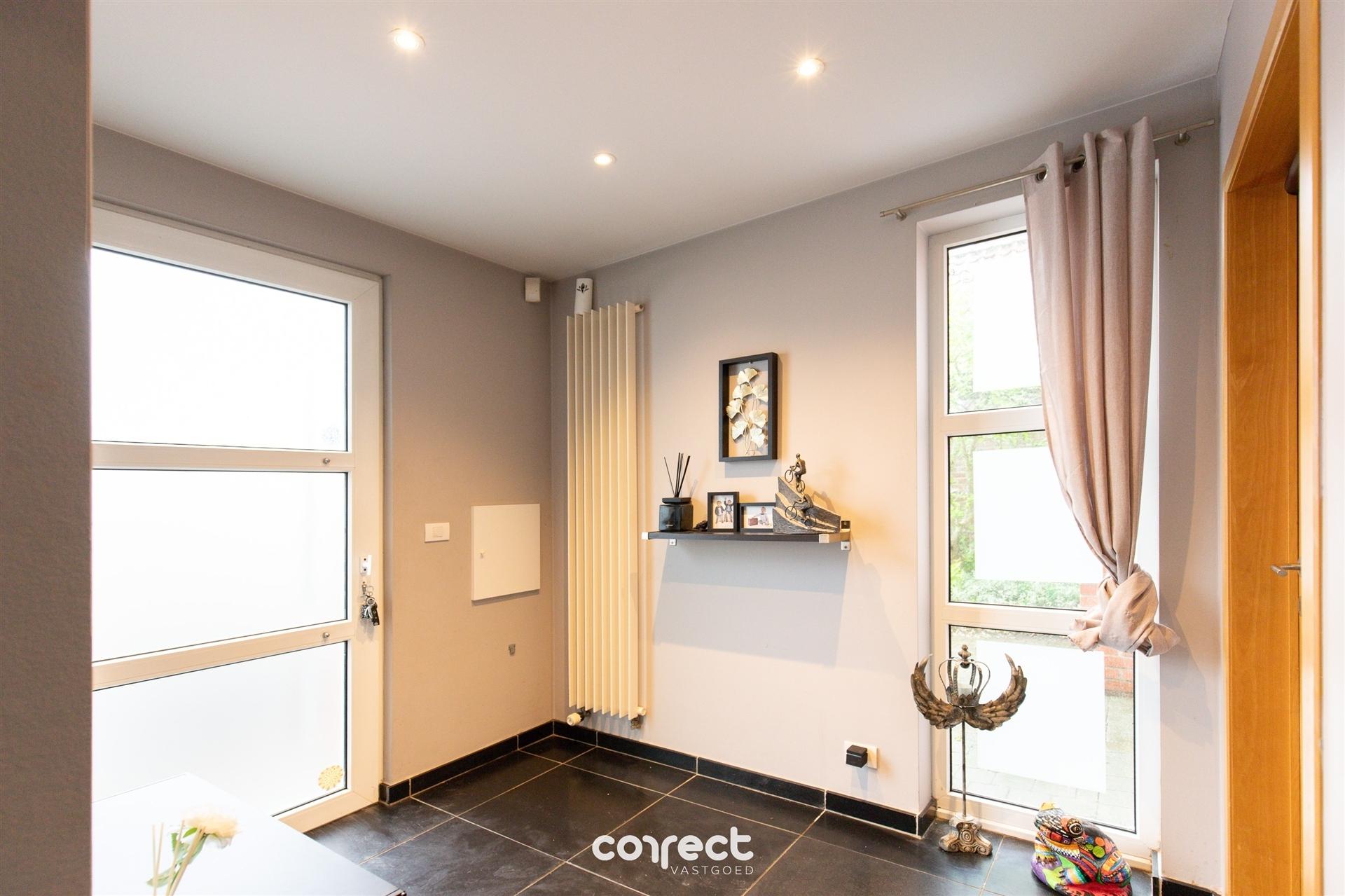 Instapklare halfopen woning met 3 slaapkamers.  foto 2