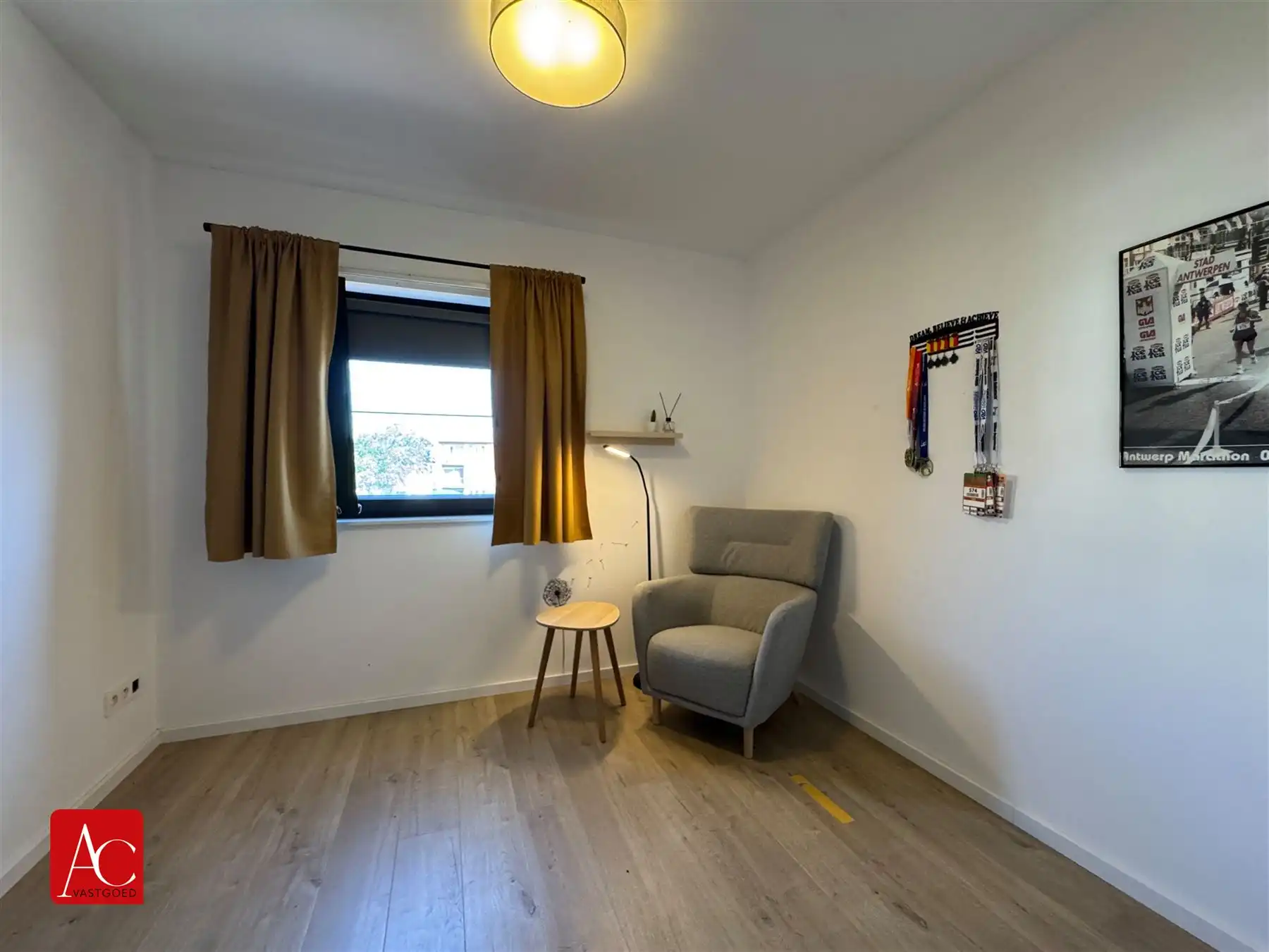 Ruime gezinswoning met 4 slaapkamers en garage foto 11