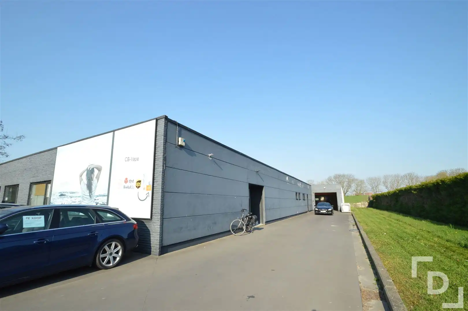 Opslagruimte of magazijn voorzien van elektriciteit foto 3