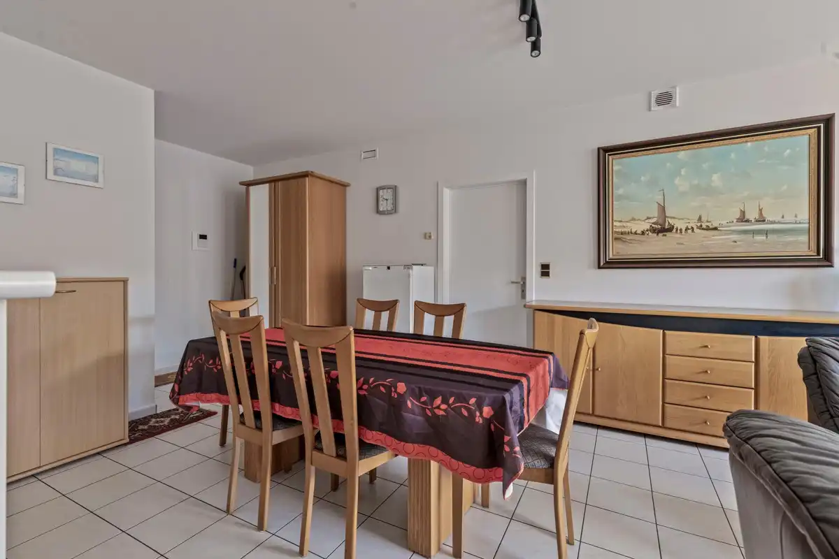 Ruim appartement met twee slaapkamers te koop in Koksijde. foto 8