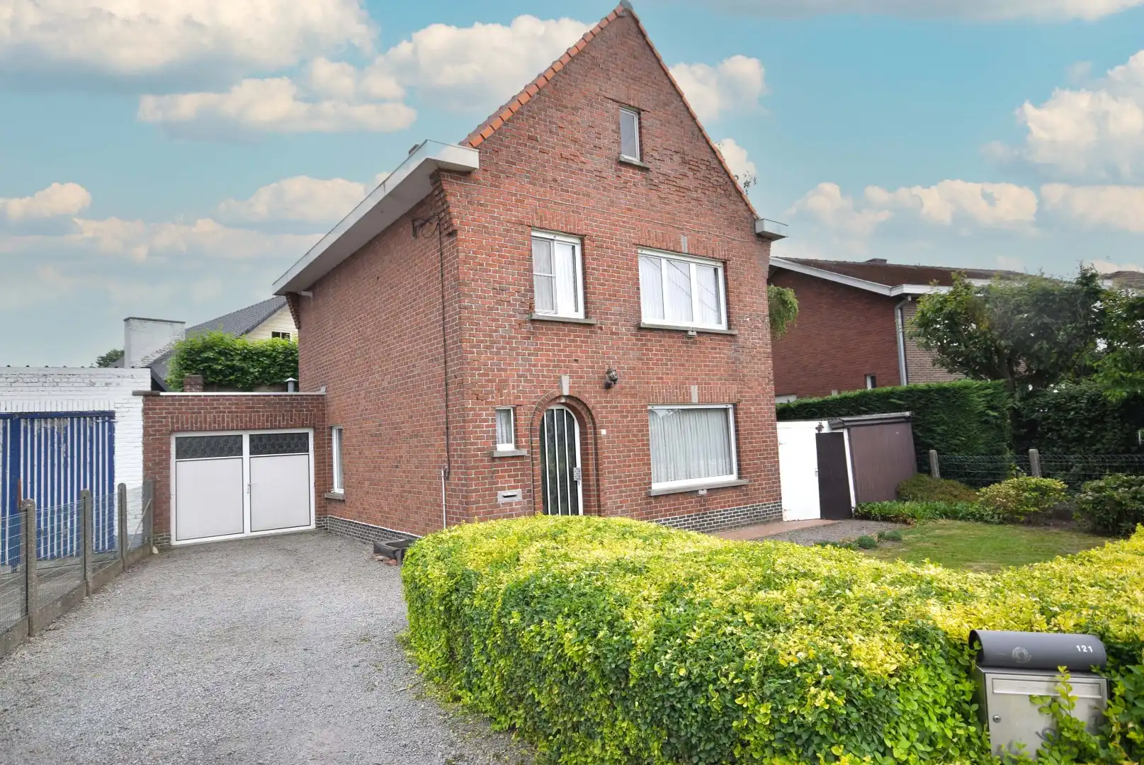 Charmante burgerwoning met authentieke uitstraling en vlotte bereikbaarheid te huur in Ardooie foto {{pictureIndex}}
