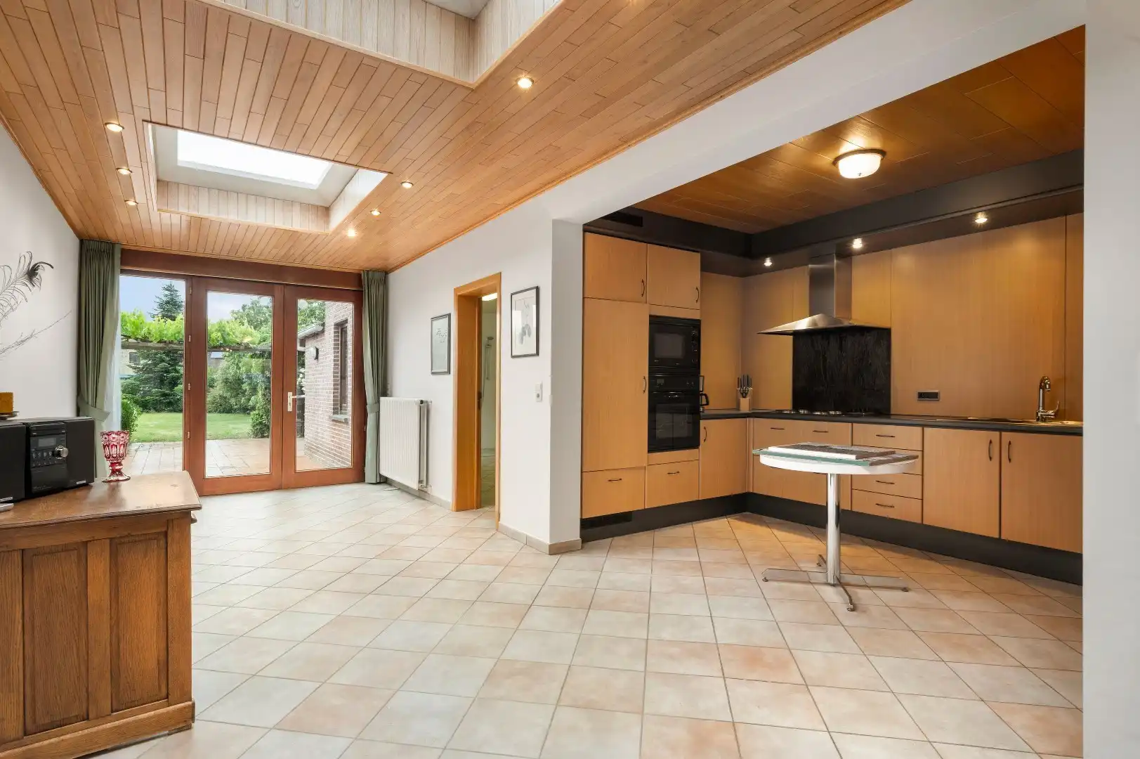 Verrassend ruime woning met 2 slaapkamers en gezellige tuin. foto 3