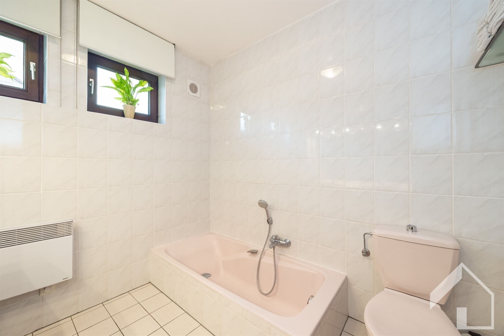 Verzorgde vrijstaande woning nabij centrum van Broechem  foto 14