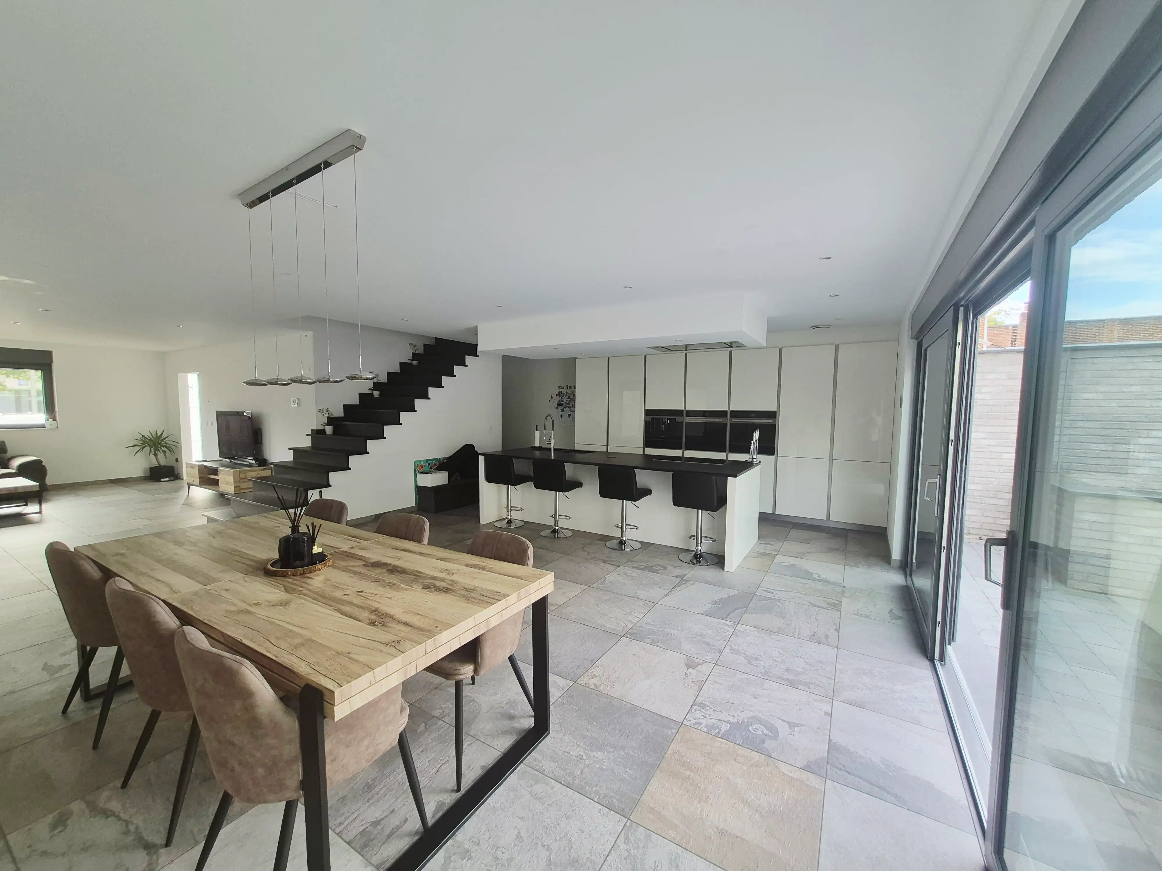 EXCLUSIEF & INSTAPKLAAR | ±385 M² | 5 SLAAPKAMERS | E-PEIL 9 | GEOTHERMIE foto 5