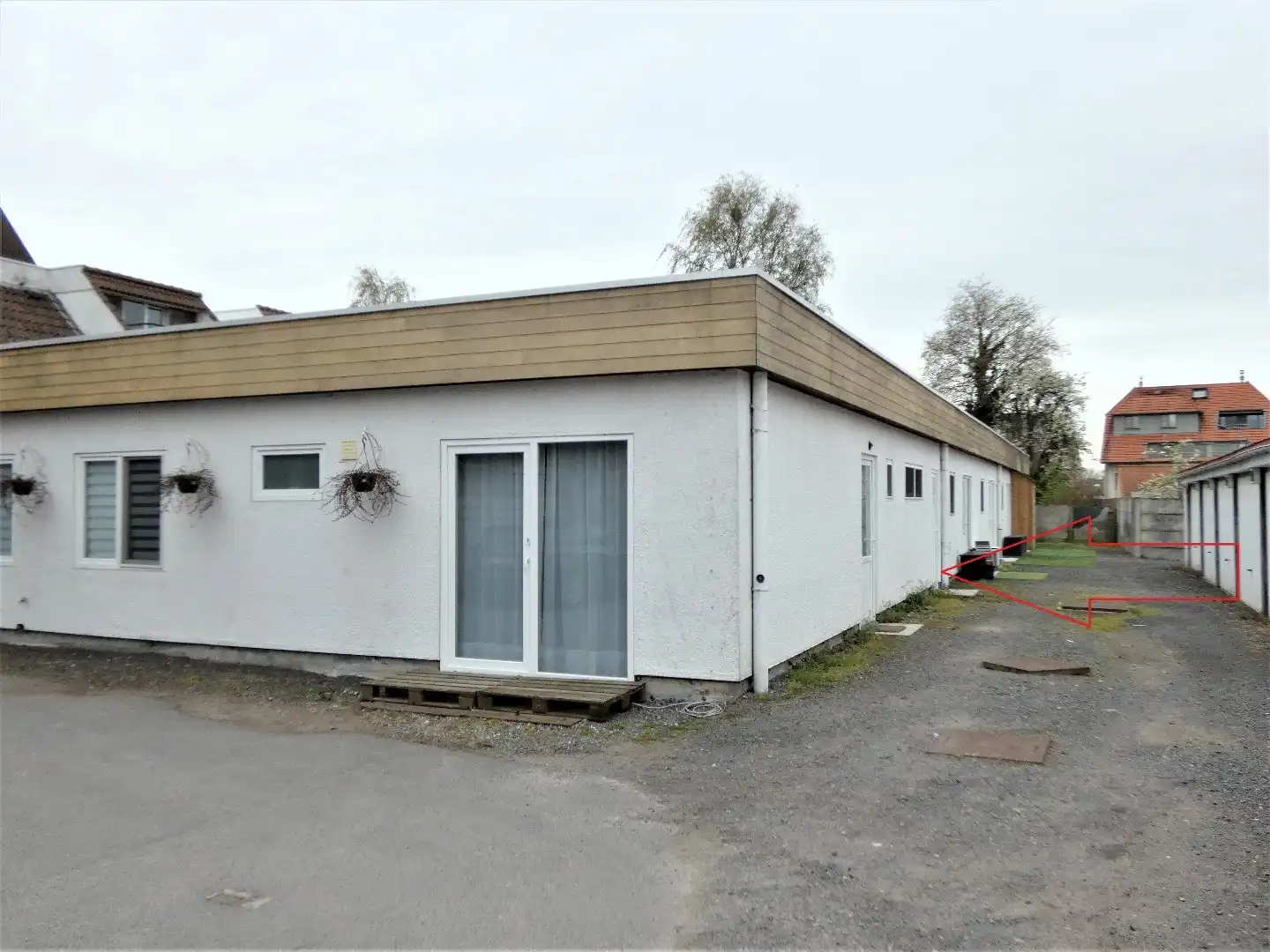 Gezellig appartement, gelijkvloers, met 1 slaapkamer en garage. foto {{pictureIndex}}