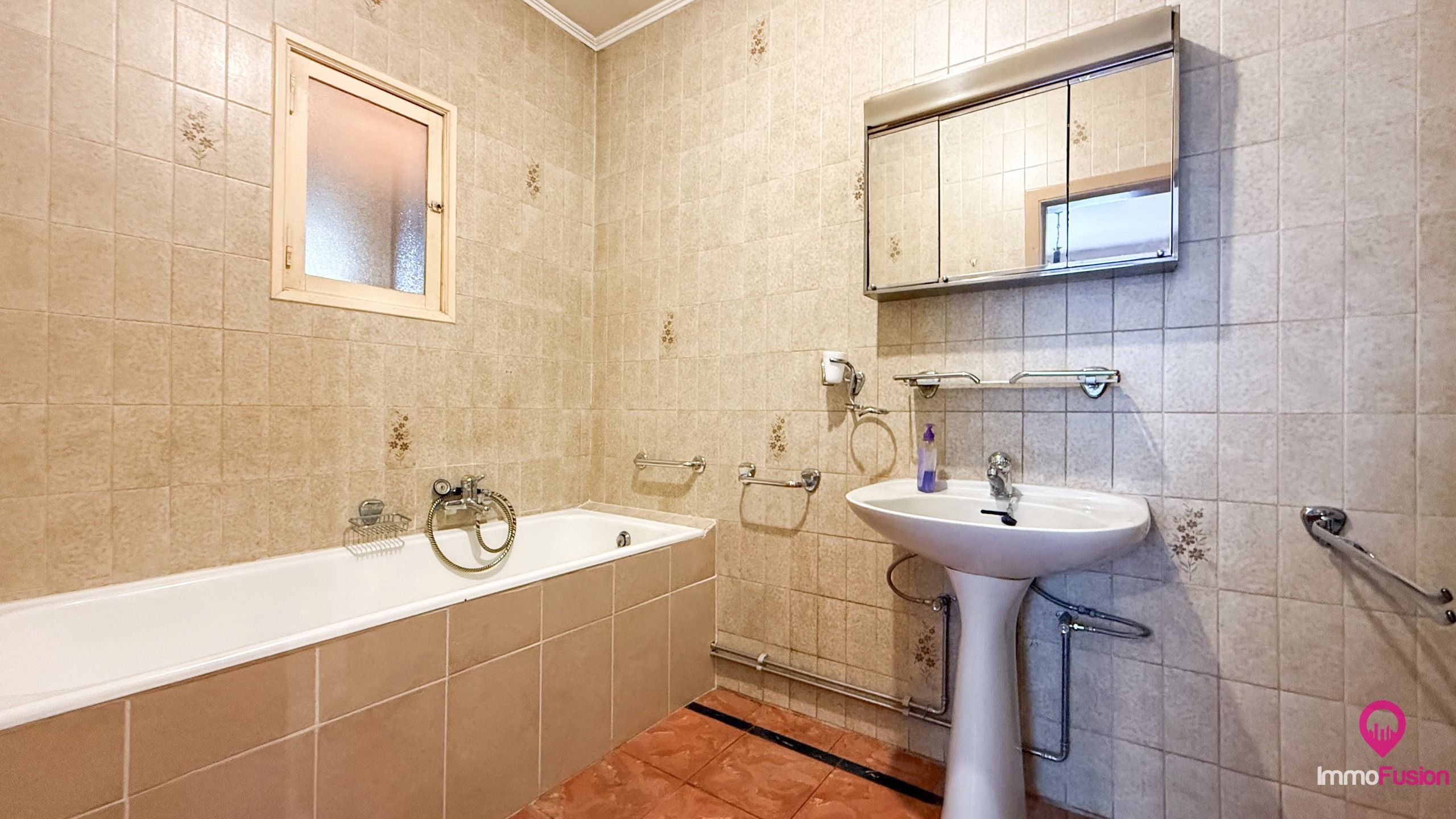 Splitlevel woning met 3 slaapkamers en ruime werkplaats!  foto 11