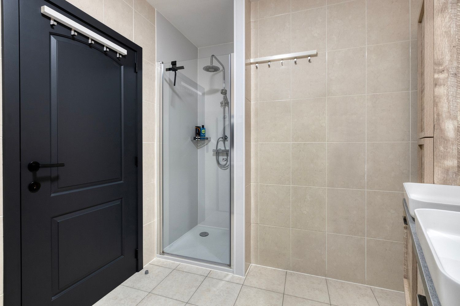 GELIJKVLOERS APPARTEMENT IN HET HART VAN HALEN, VOLLEDIG VERNIEUWD IN 2024! foto 15