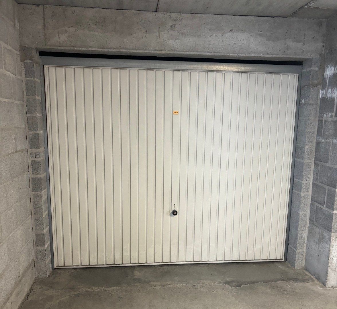 🔑 TE KOOP – Ruime garagebox (2 wagens) in Middelkerke! foto 3