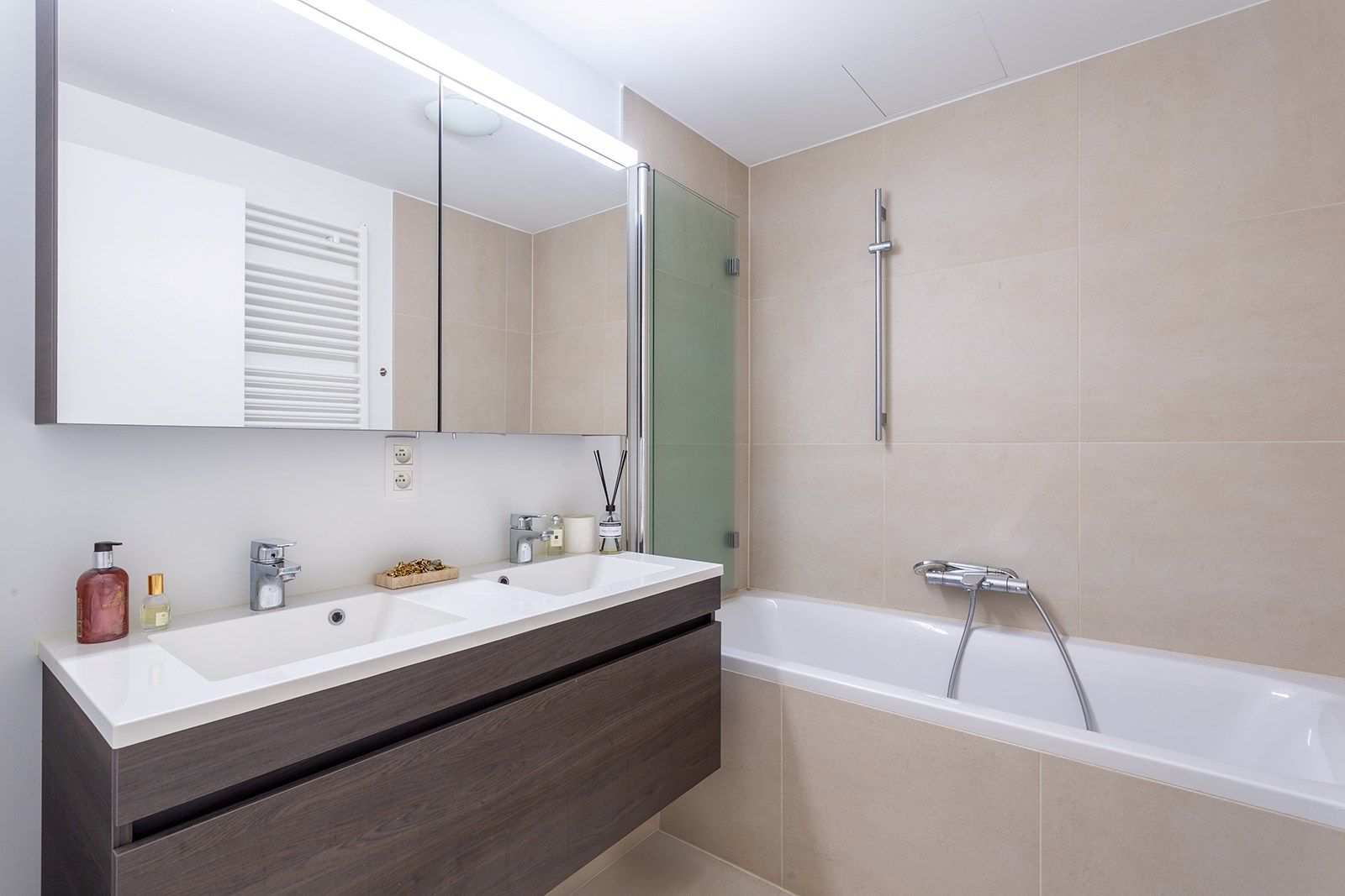 Stijlvol wonen in hartje Cadix met parkzicht foto 21