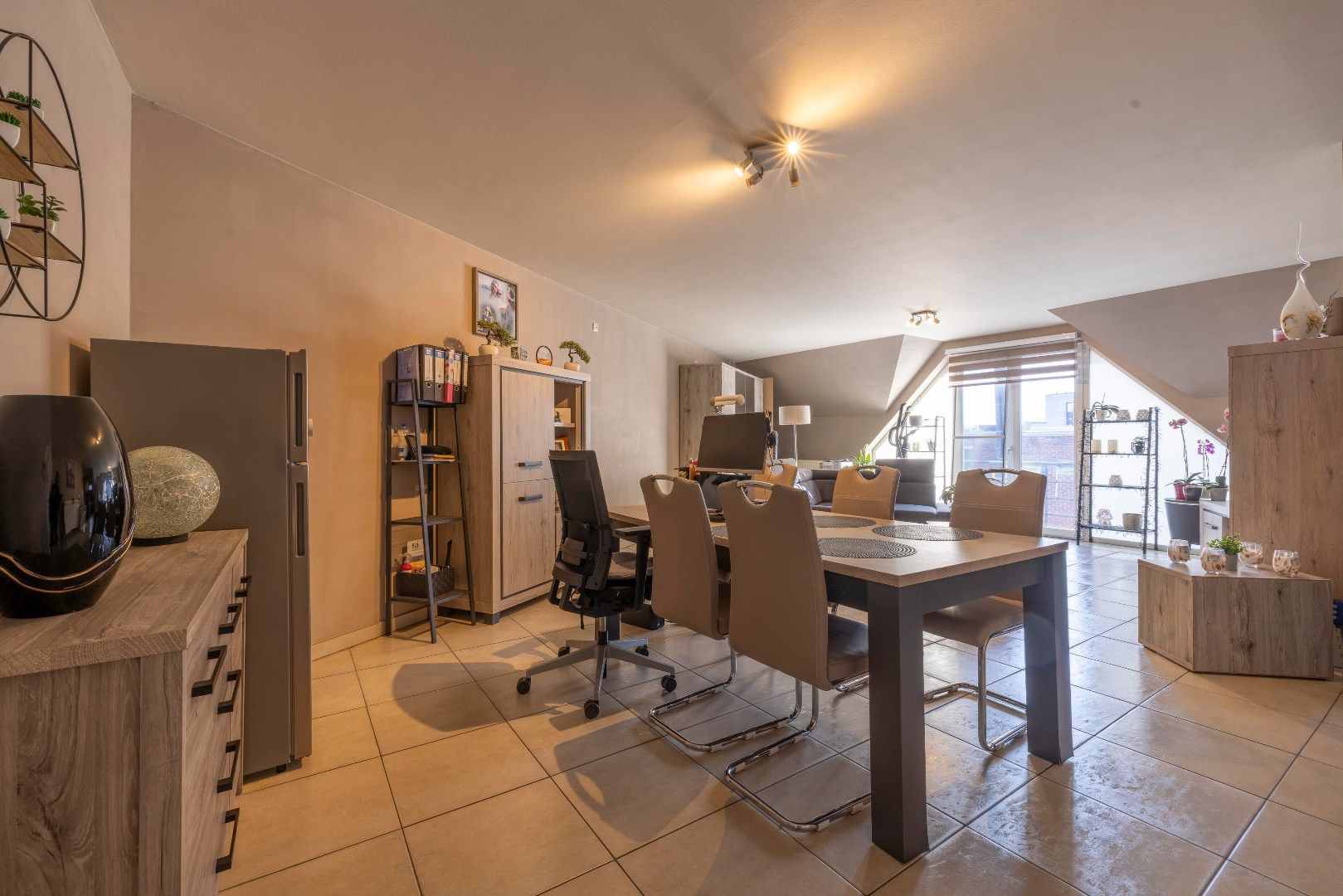 Instapklaar 2 slk app met balkon én inclusief garage foto 5