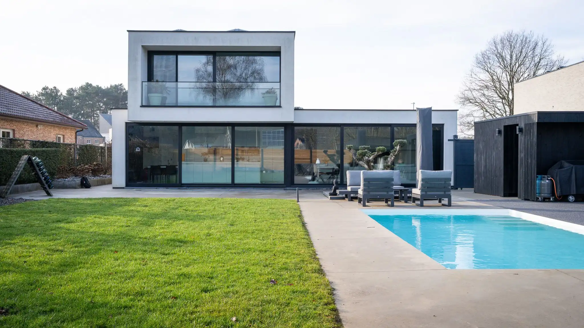 Moderne, stijlvolle villa met private praktijkruimte foto 29