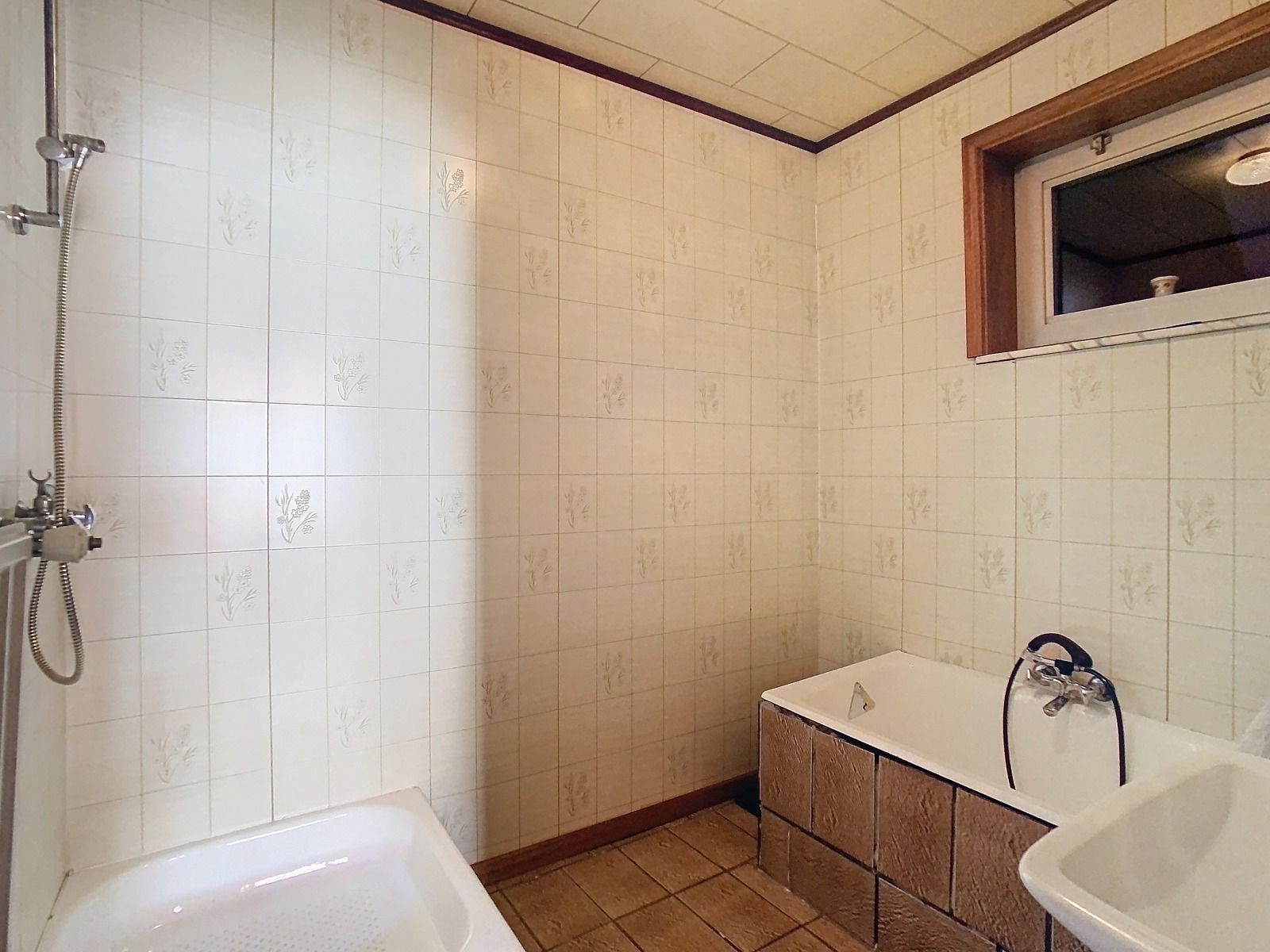 Ruime Woning met 3 SLPK, tuin, opslagruimte én magazijn! foto 16