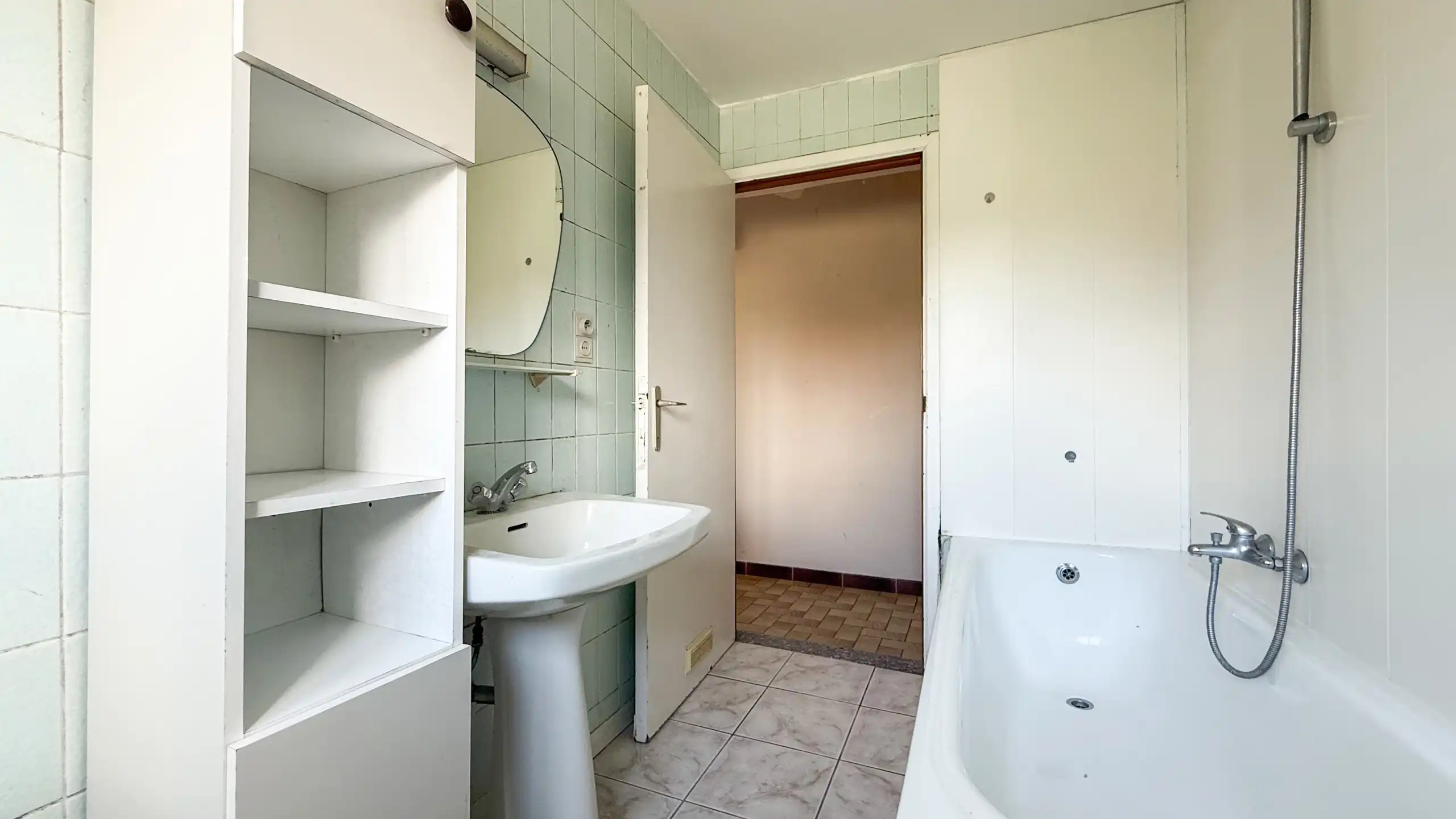 Ruim app. op wandelafstand van het centrum in Houthalen! foto 15