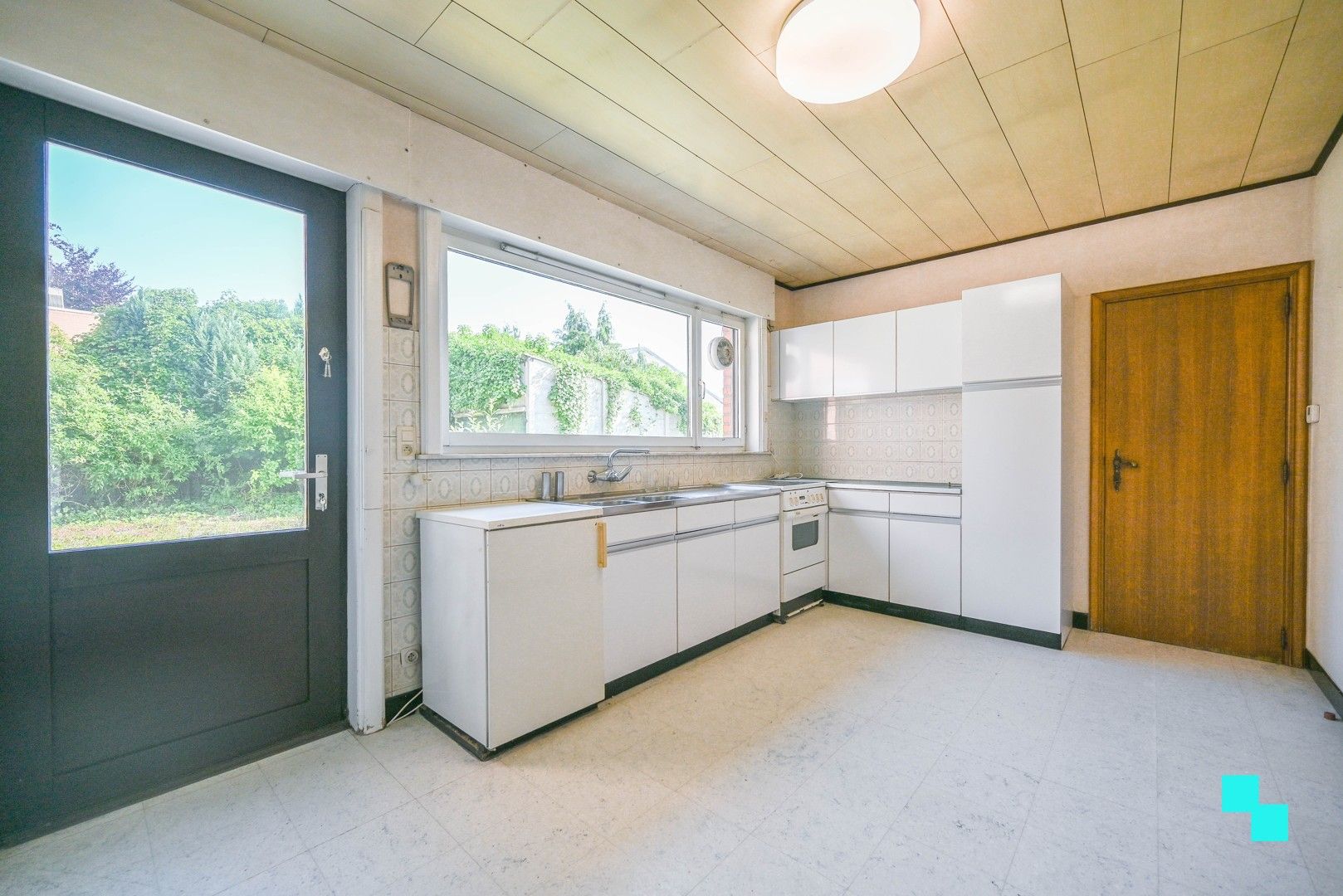 Woning met bijhorende schuur/loods op ruim perceel in Desselgem foto 10