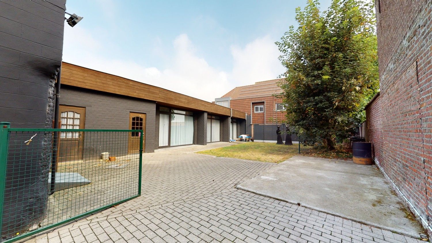 Ruime woonst/ handelszaak nabij centrum Zingem! foto 17