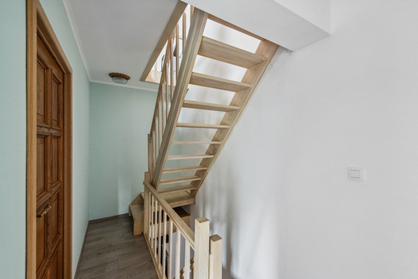 Verrassend mooie woning met 3 slaapkamers en schuur foto 19