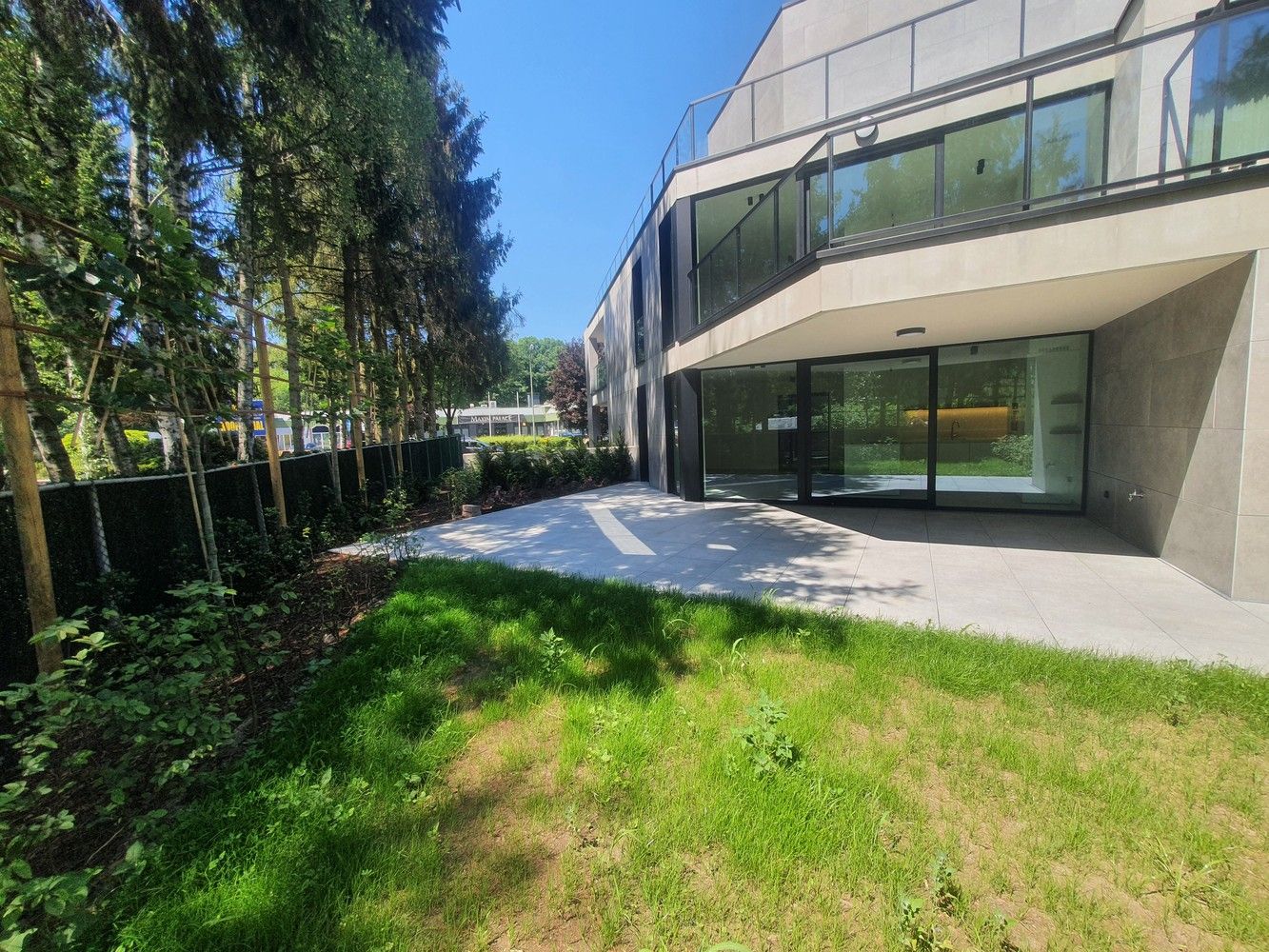 Luxueus nieuwbouwapp met 2 ruime slks en 2 prachtige terrassen (waarvan één met tuin), staanplaats en berging. foto 18