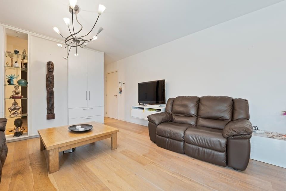 MODERN GELIJKVLOERS APPARTEMENT MET TERRAS EN STAANPLAATS IN SINT-TRUIDEN foto 7