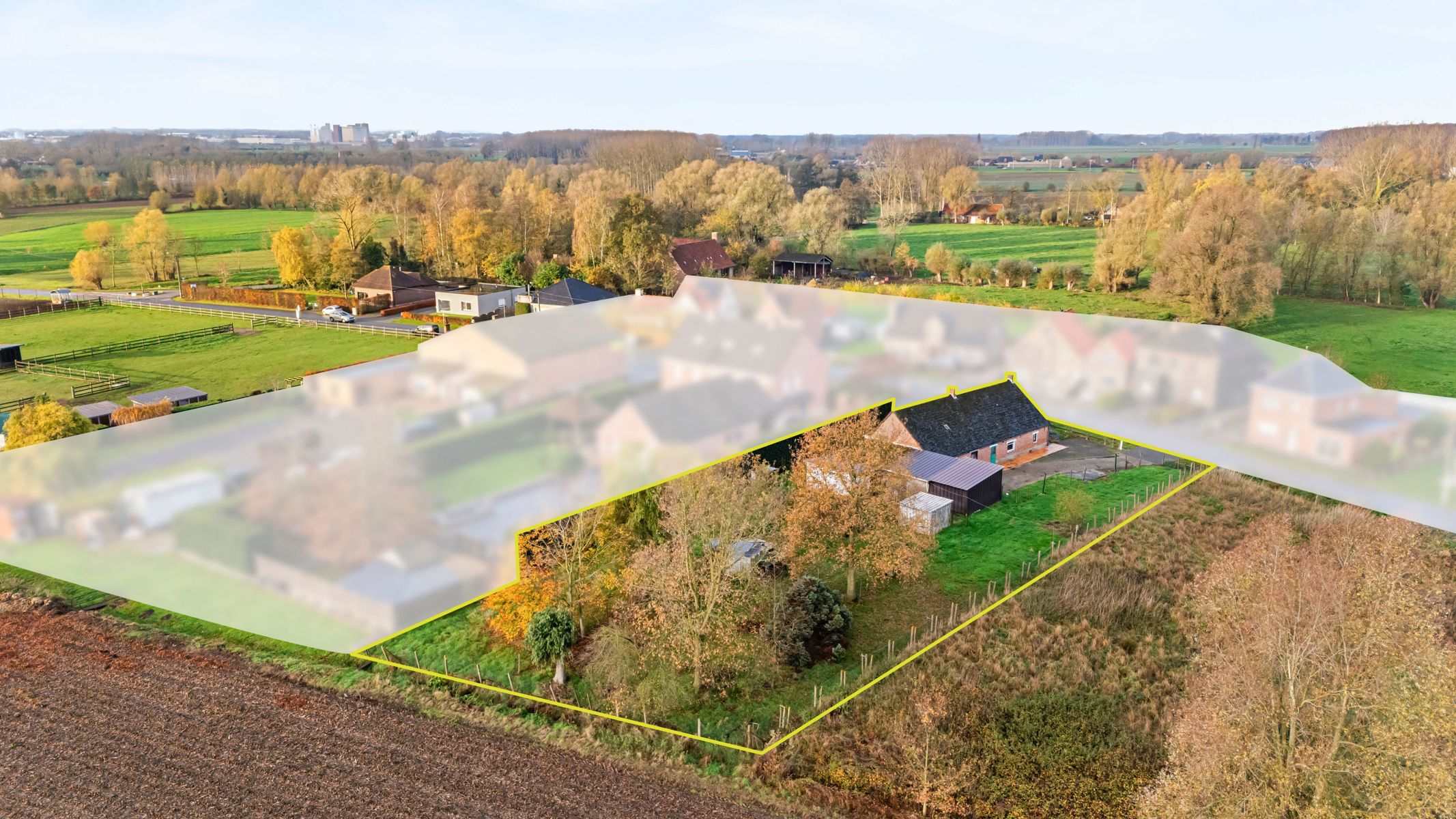 Af te breken woning op groot landelijk perceel foto 7
