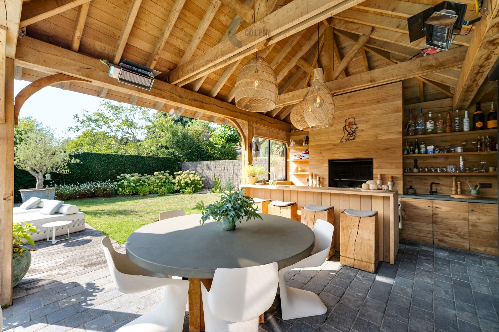 Adembenemende villa in een rustige wijk foto 8