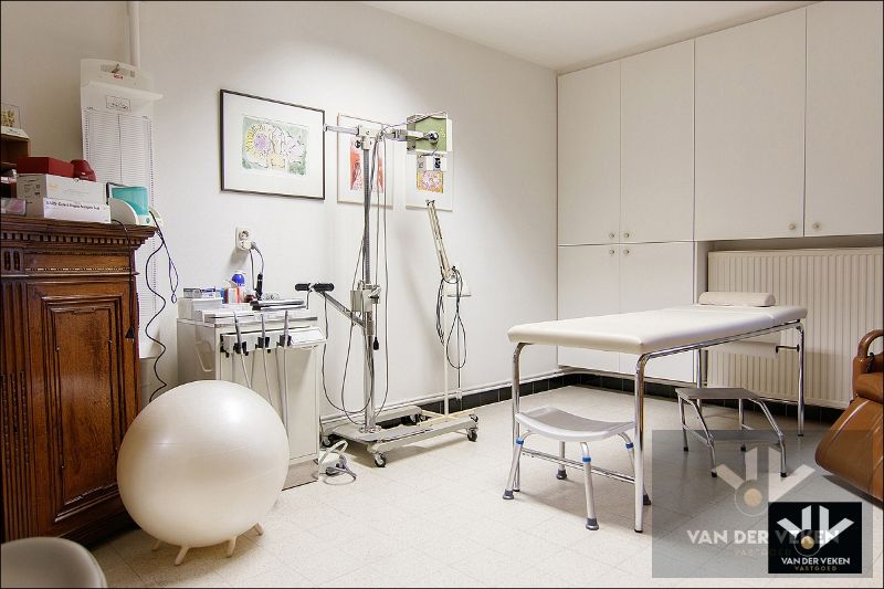 RUIME GEZINSWONING MET 4 SLPK EN PRAKTIJKRUIMTE foto 8