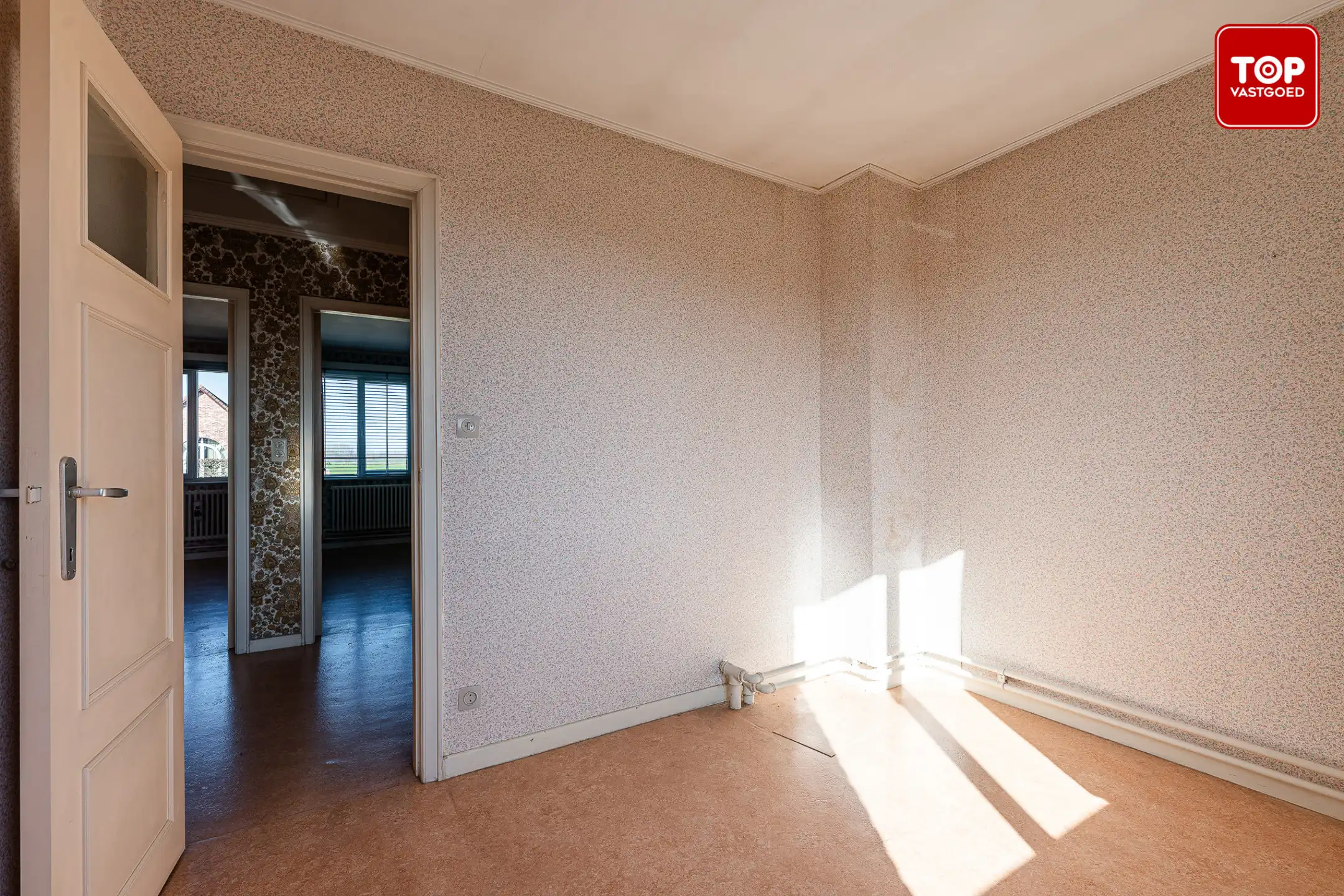 Ruime woning met uitzonderlijk potentieel op rustig gelegen perceel foto 19