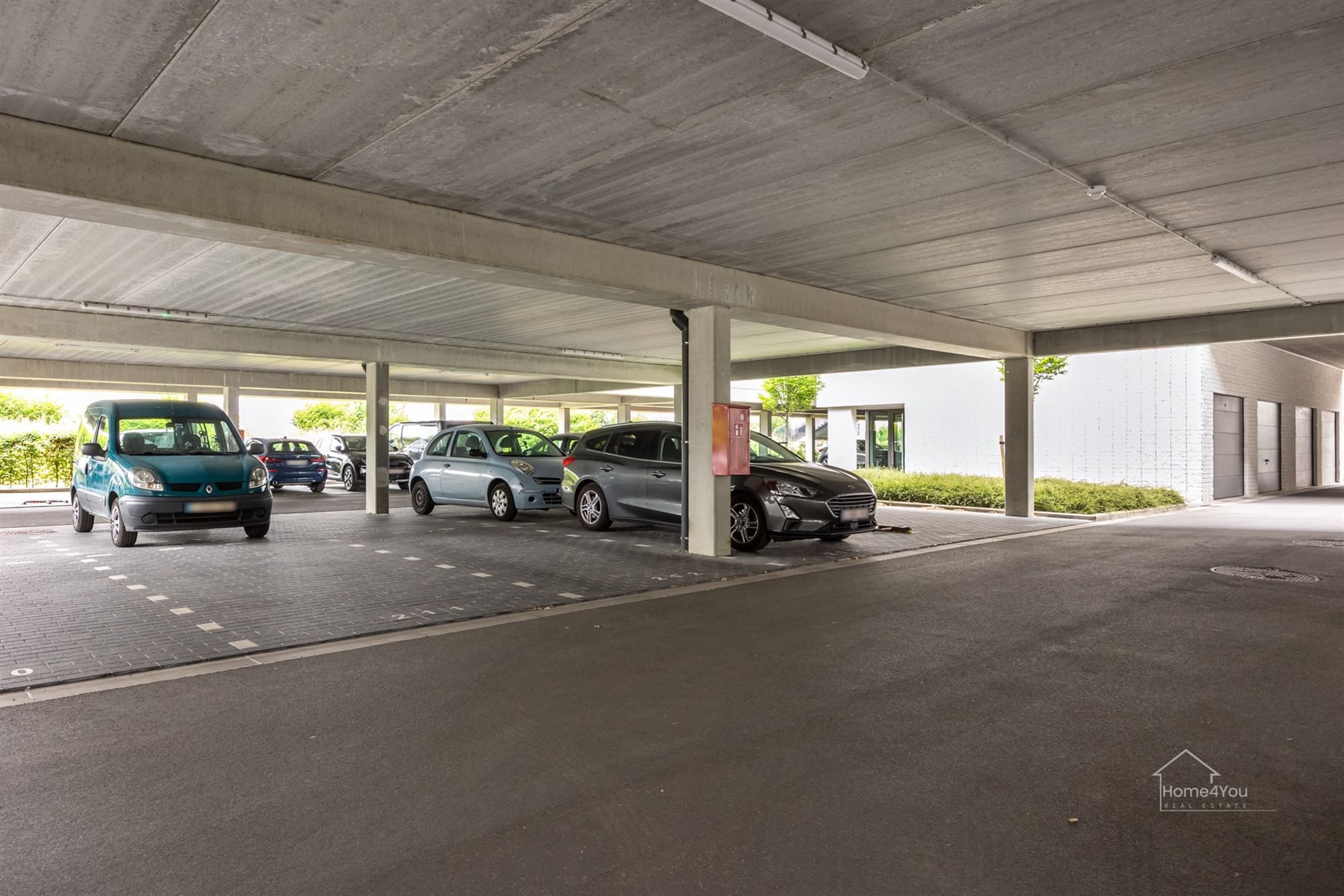 Hoogwaardig kwalitatief afgewerkt appartement met ruim terras en auto staanplaats foto 14