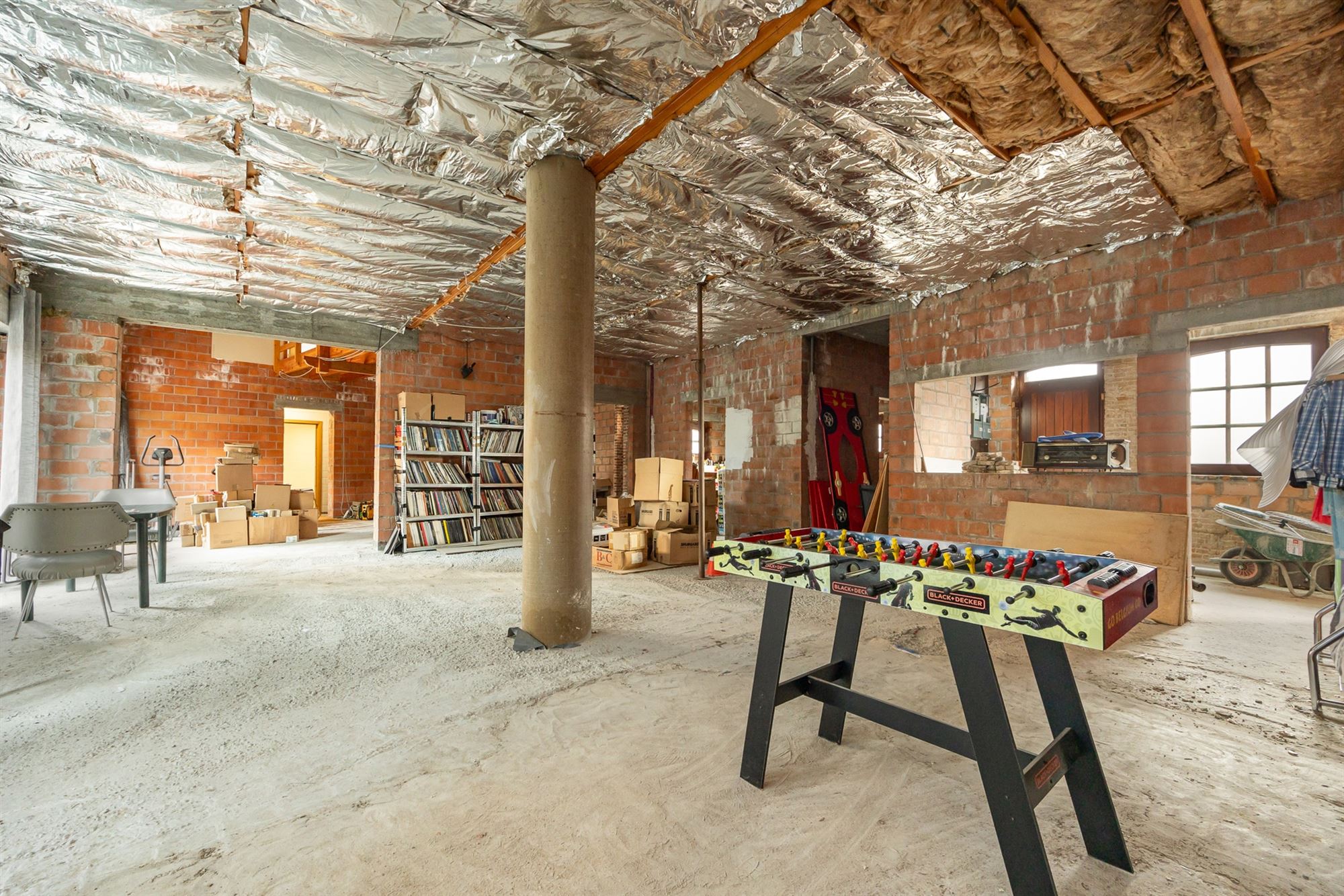 Ruime woonst, polyvalente ruimte, studio en garage foto 21