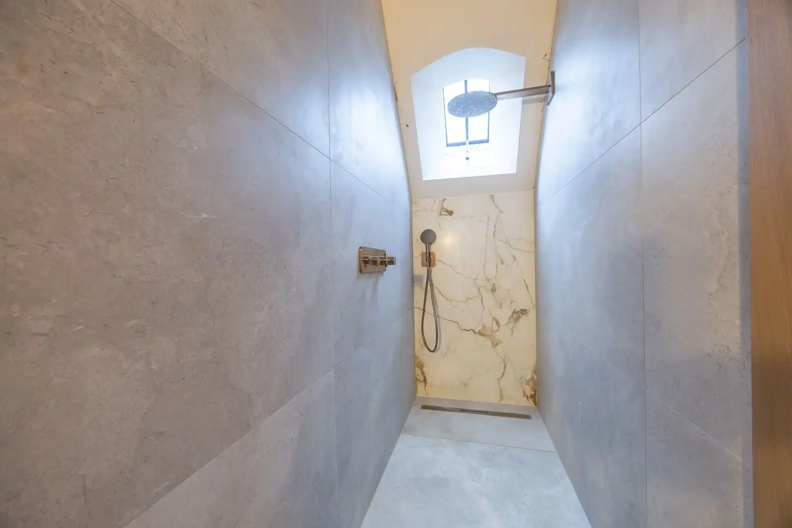 Exclusieve recente villa op uitzonderlijk ruim perceel in groene omgeving foto 21