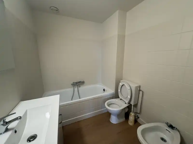 Zongerichte studio op het 6de verdieping foto 3