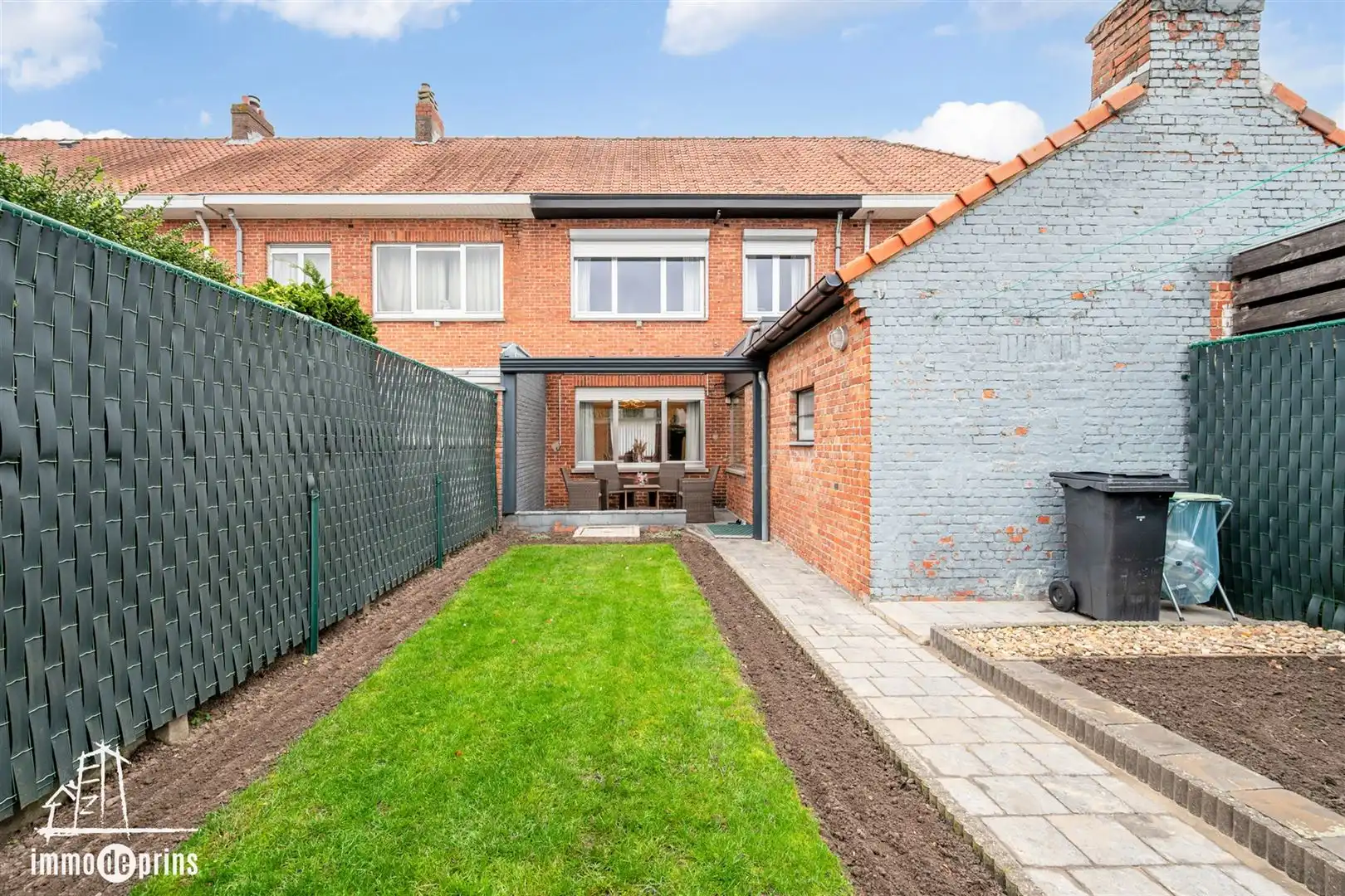 Woning met garage foto 24