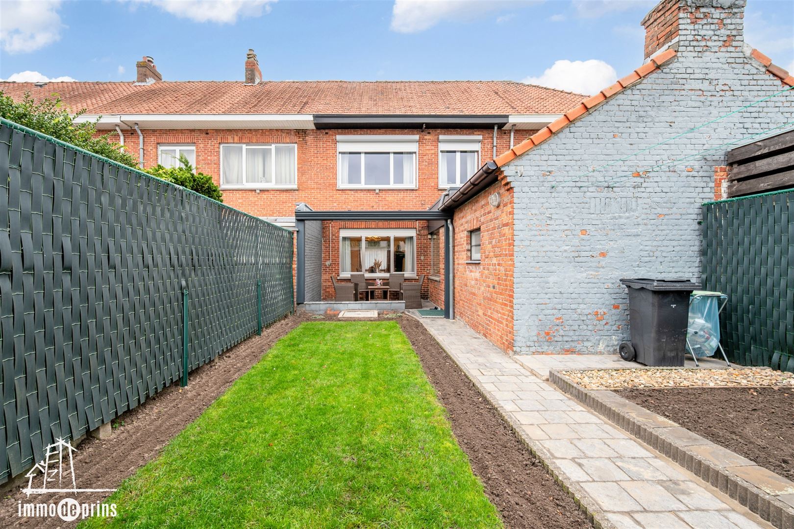 Woning met garage foto 24