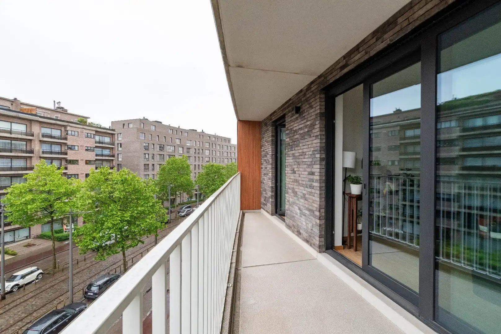 Modern appartement met groot terras foto 10