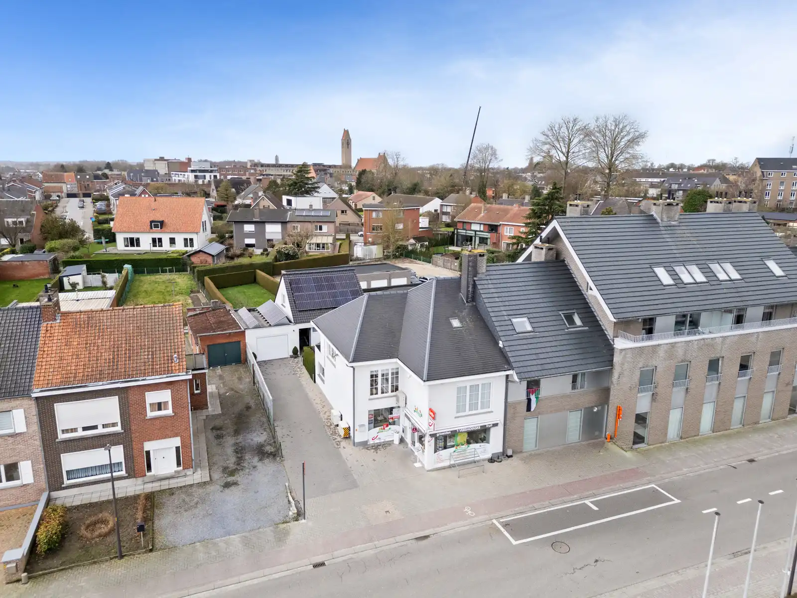 Centraal gelegen uitstekend onderhouden eigendom  foto 20