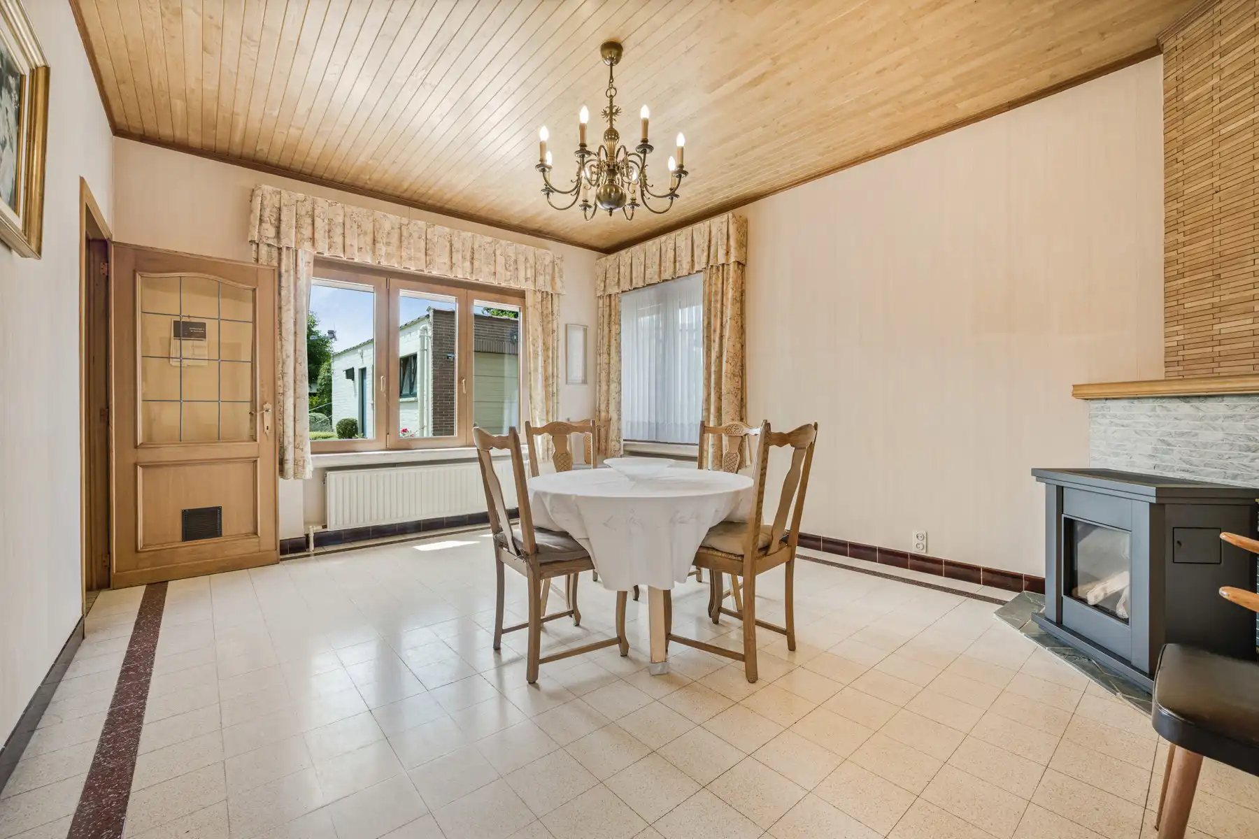 Goed onderhouden woning met garage en leuke tuin foto 10