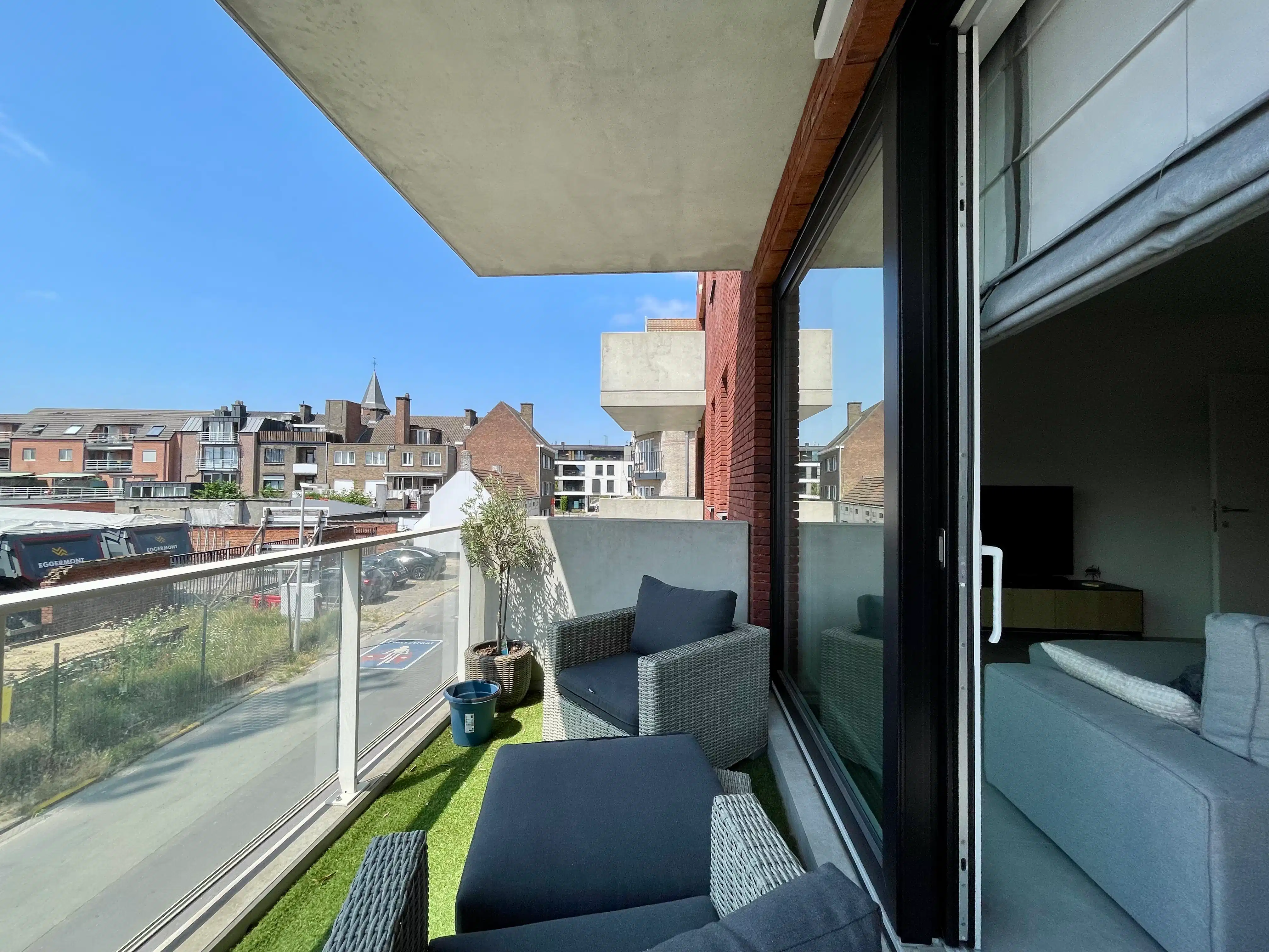 Aangenaam 1-slaapkamerappartement met terras en parking foto 13