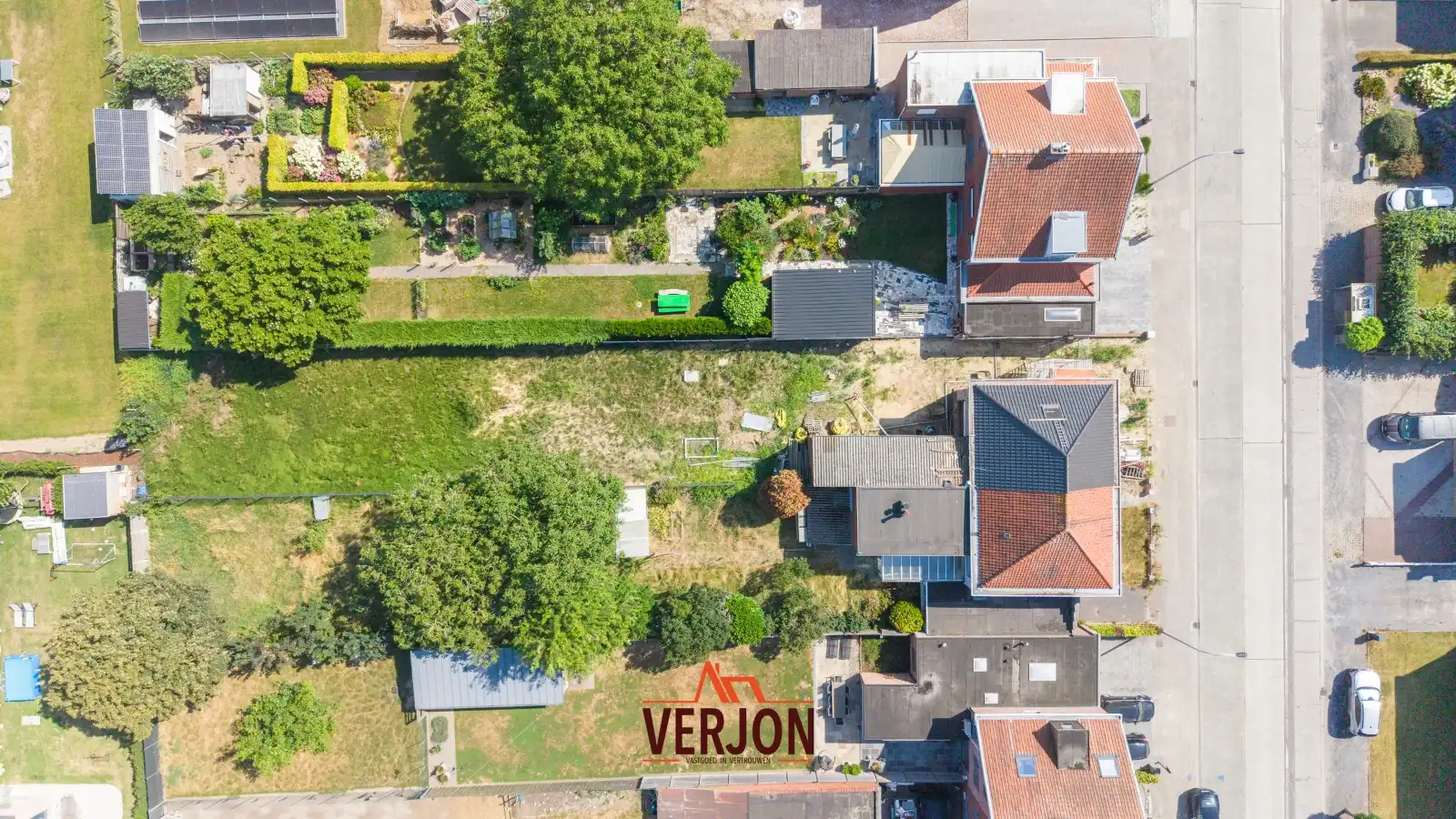 Karaktervolle woning op een perceel van 708 m² met vergund renovatie- en uitbreidingsproject foto 2