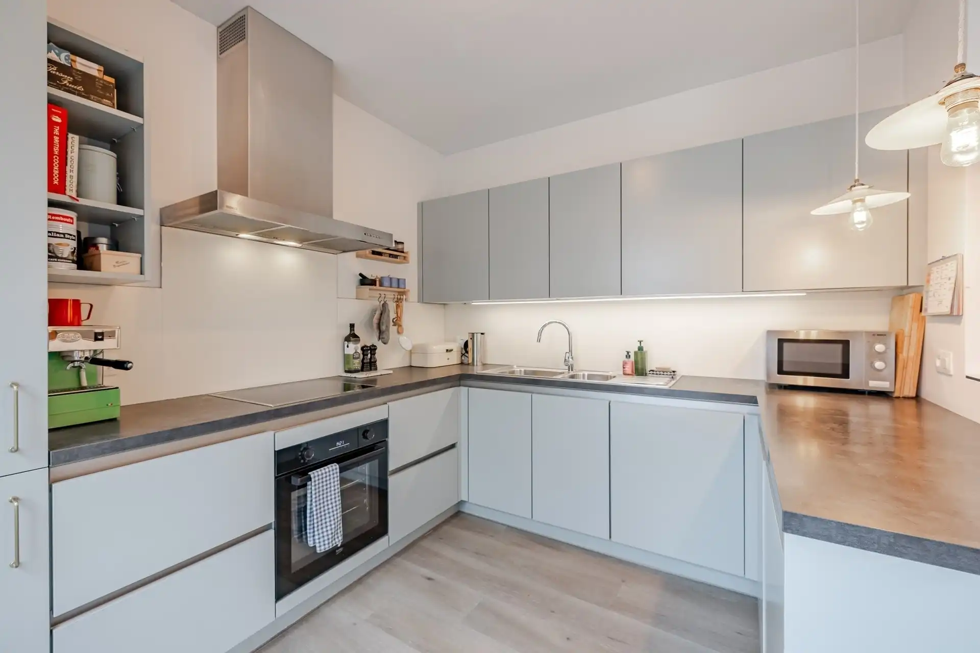 Fijne instapklare rijwoning in centrum Wetteren foto 11
