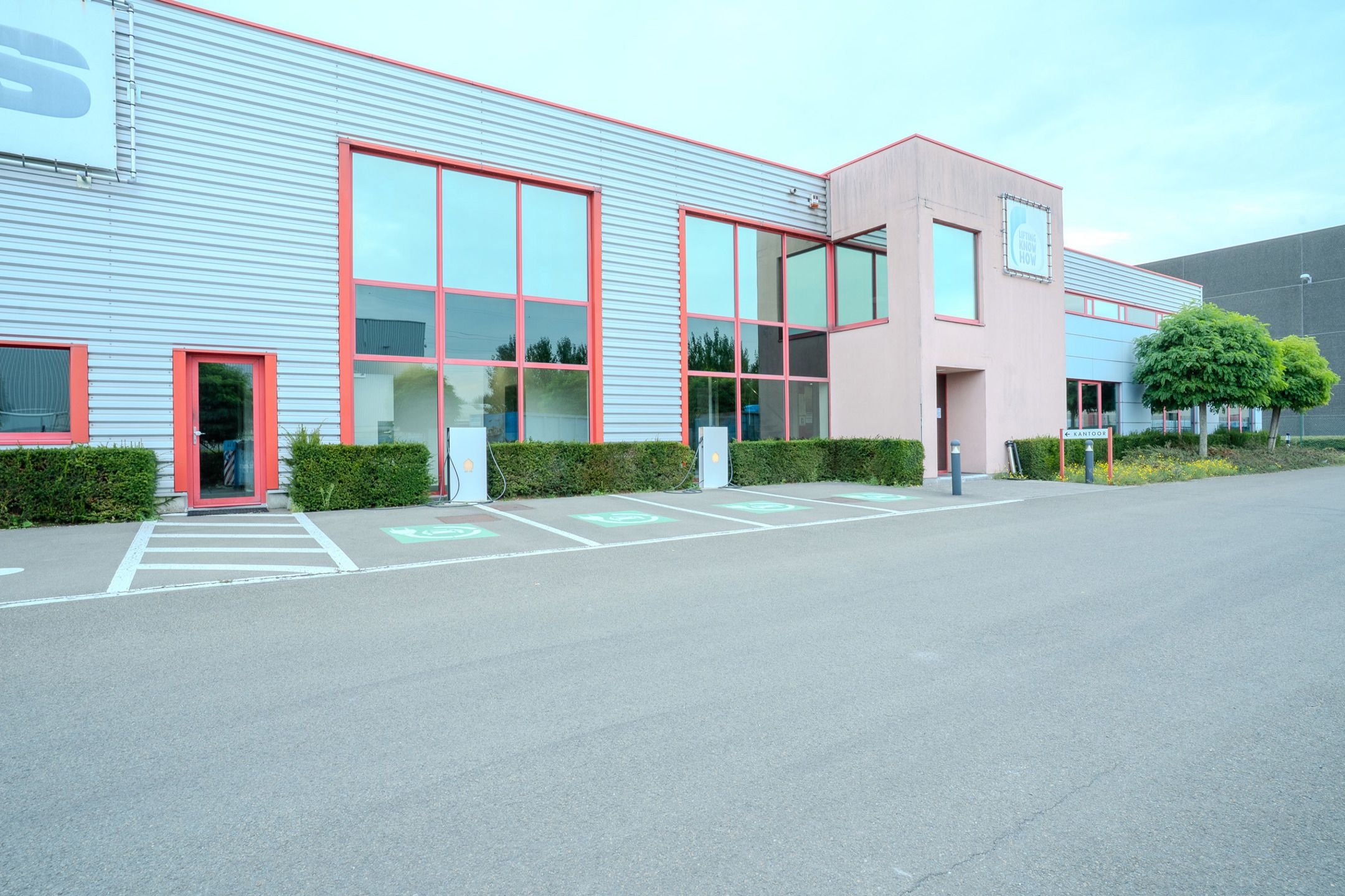 Strategisch gelegen gebouw te huur in de Haven van Antwerpen foto 13