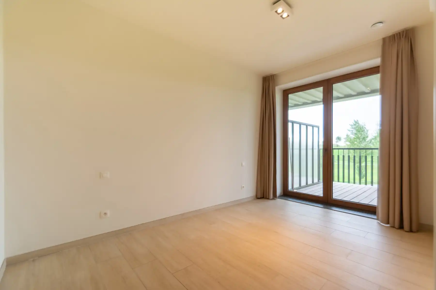 Prachtige 1 slaapkamers appartement met parkzicht foto 5