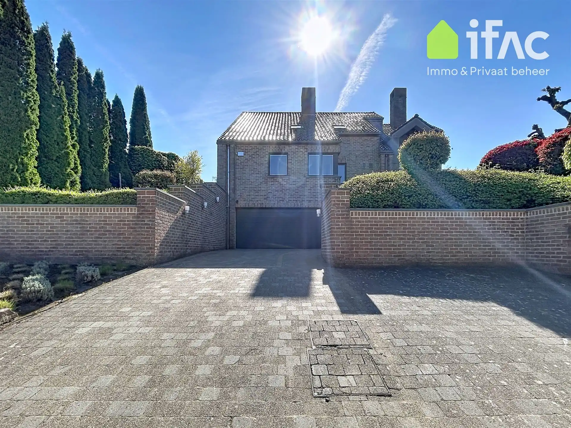 Ruime en energiezuinige villa op toplocatie foto {{pictureIndex}}