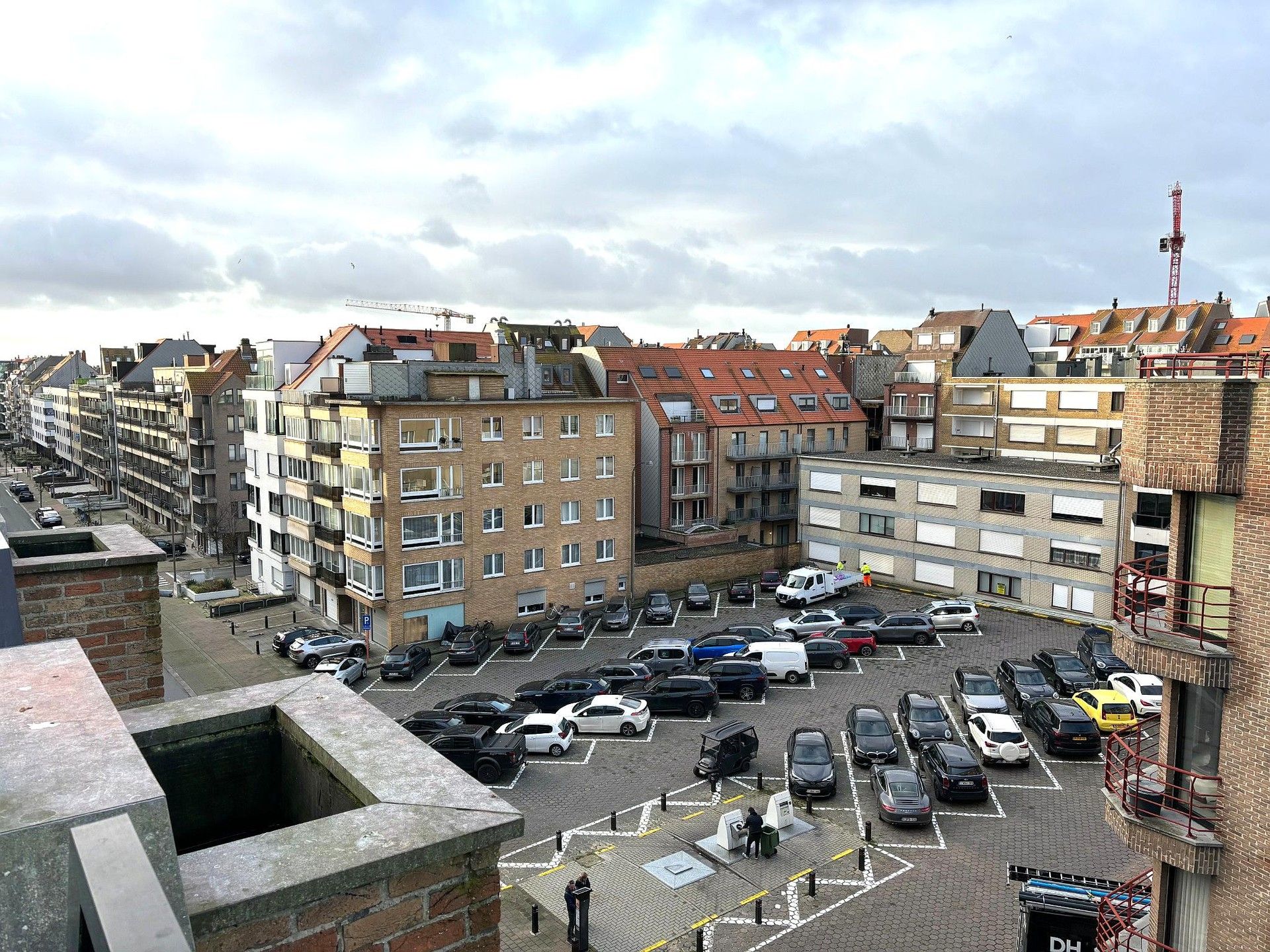 Gerenoveerd appartement vlakbij de zeedijk met prachtige terrassen foto 3