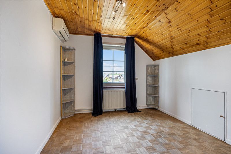 Luxueuze en instapklare woning met garages en tuin foto 20