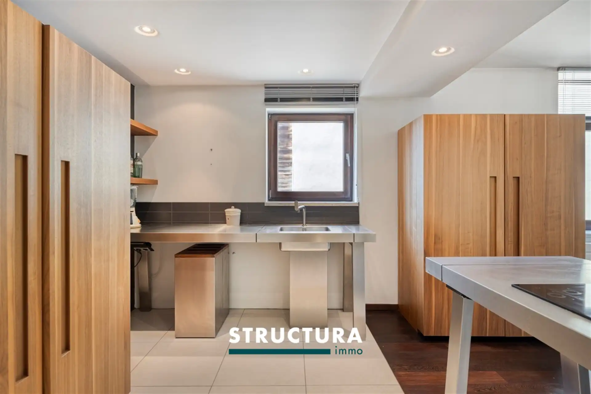 Bent u op zoek naar een ruim, modern en charmant appartement in het hart van Brussel?  foto 7