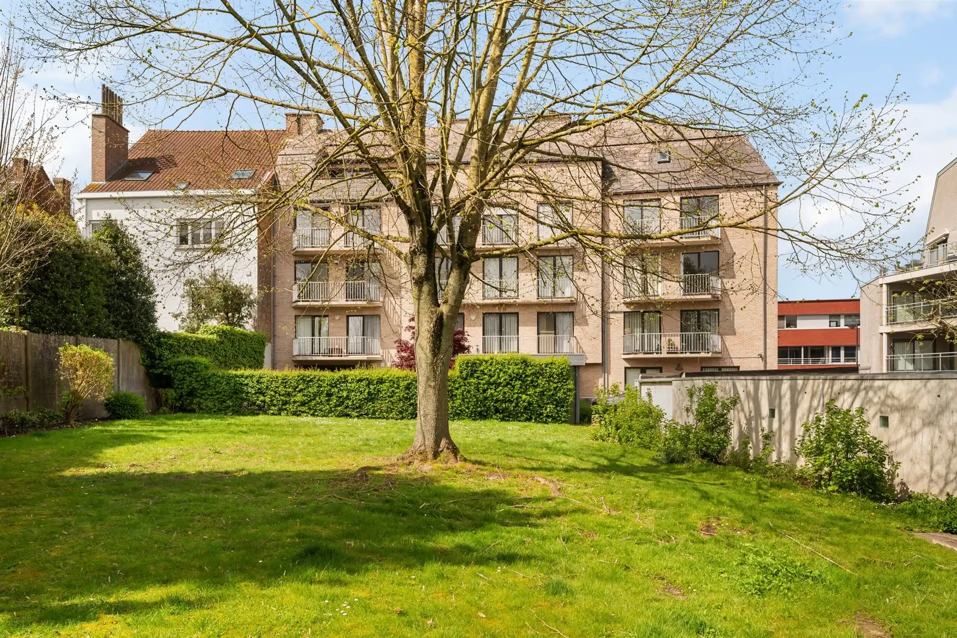 TOPgelegen leuk groot appartement met 2 slk en terras foto 7