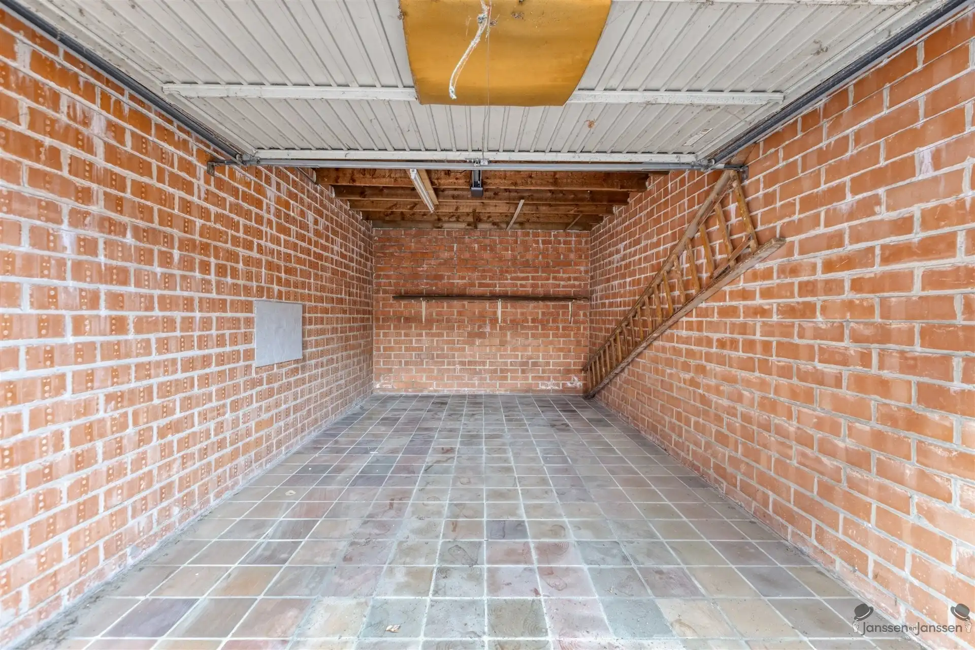 Lichtrijk 2-slaapkamerappartement met garagebox in het hart van Leopoldsburg! foto 26