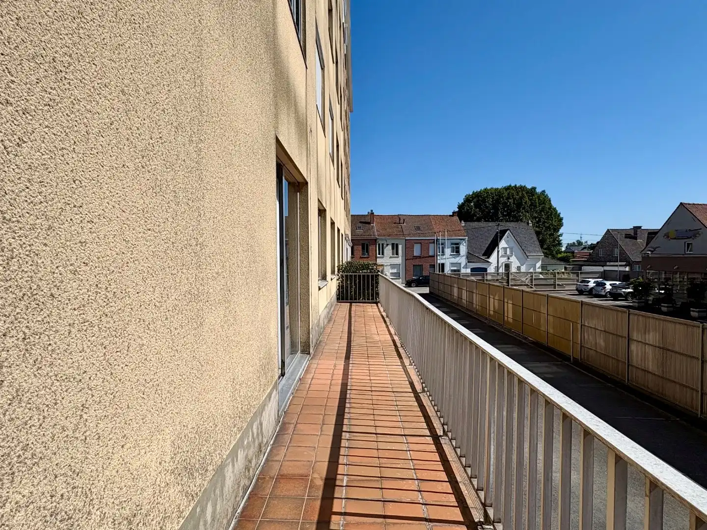 Appartement op de eerste verdieping met ruim zonneterras en 2 slaapkamers foto 3