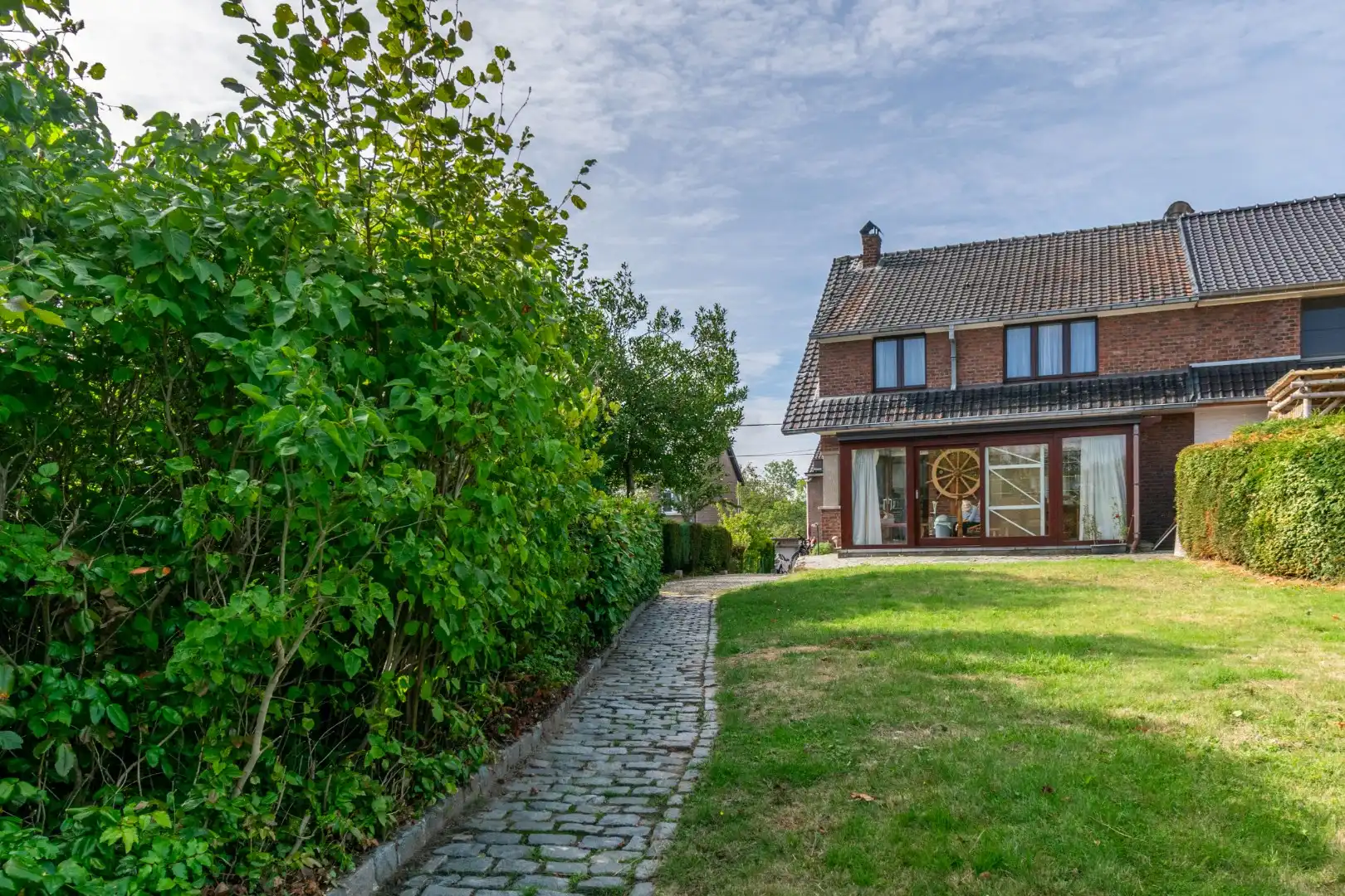 RUIME WONING MET 3 SLAAPKAMERS, GARAGE & TUIN ! foto 11